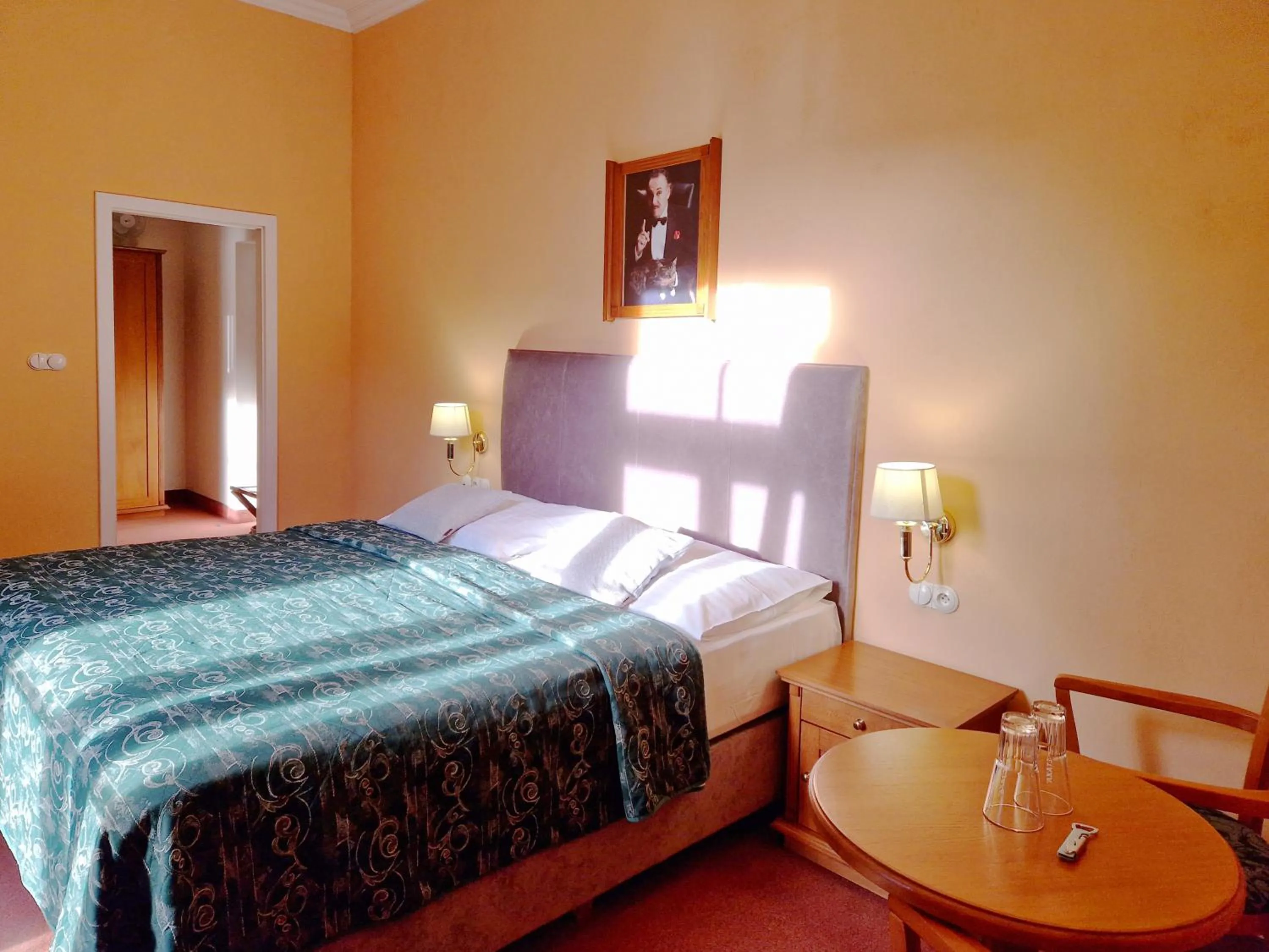 Photo of the whole room, Bed in ROMANTIK HOTEL ELEONORA