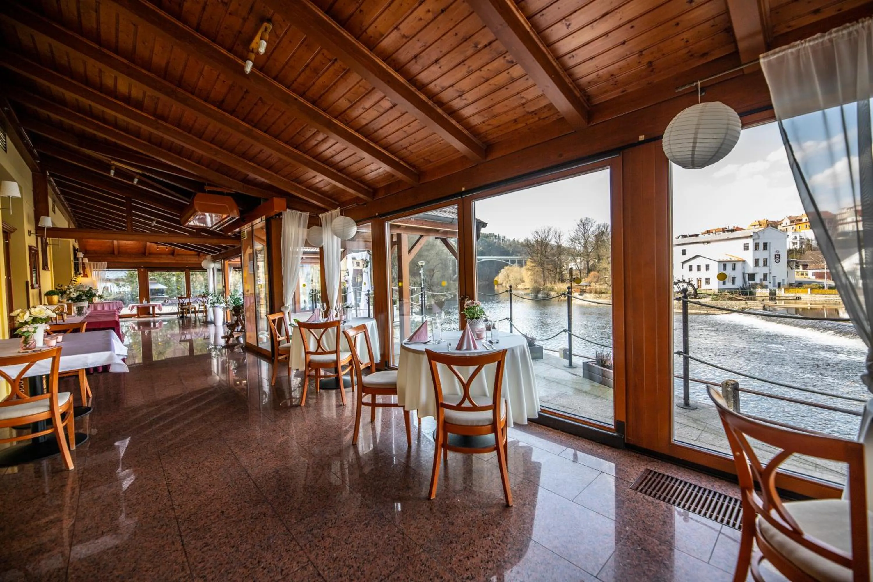 Restaurant/places to eat in ROMANTIK HOTEL ELEONORA