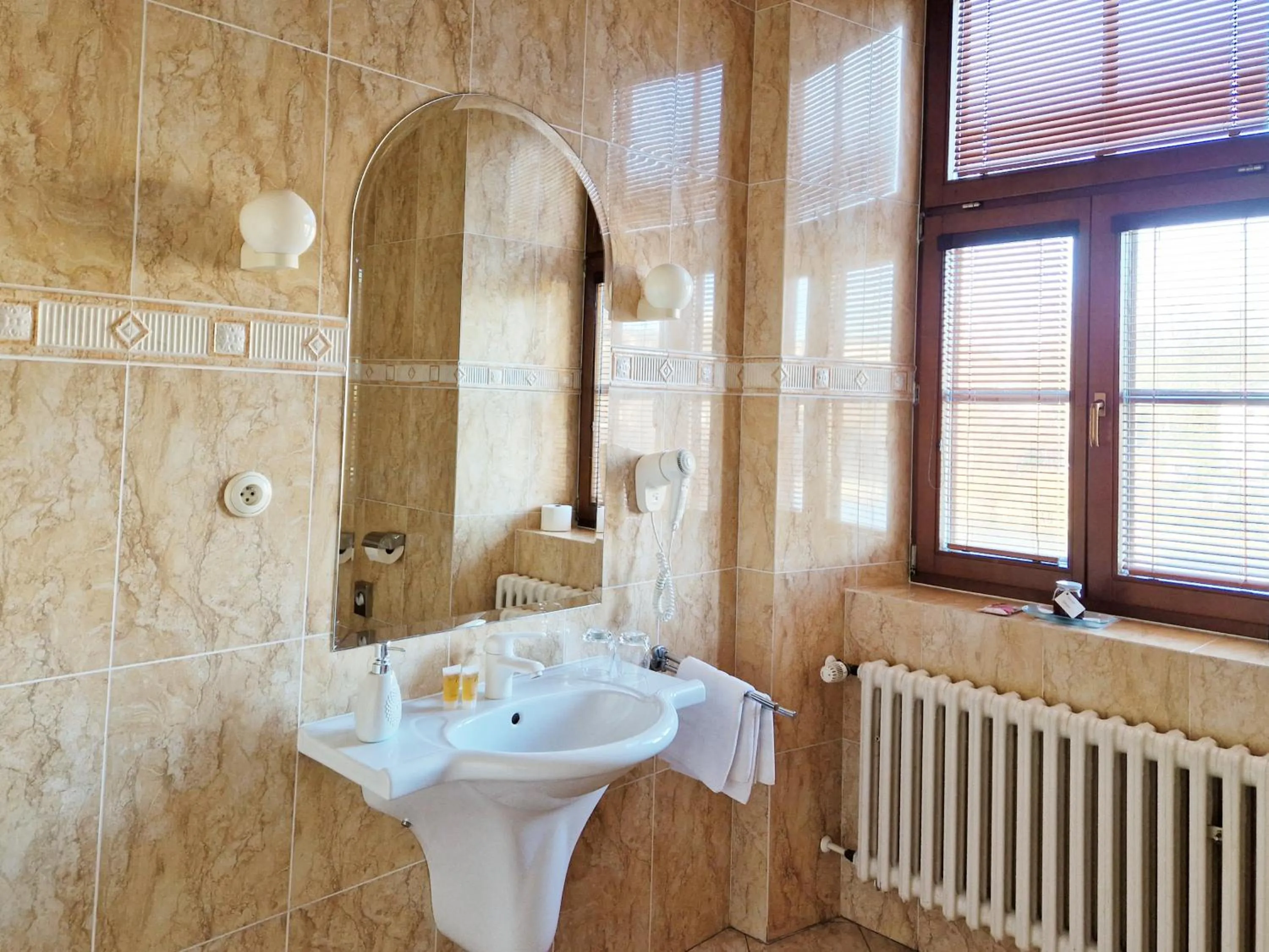 Bathroom in ROMANTIK HOTEL ELEONORA