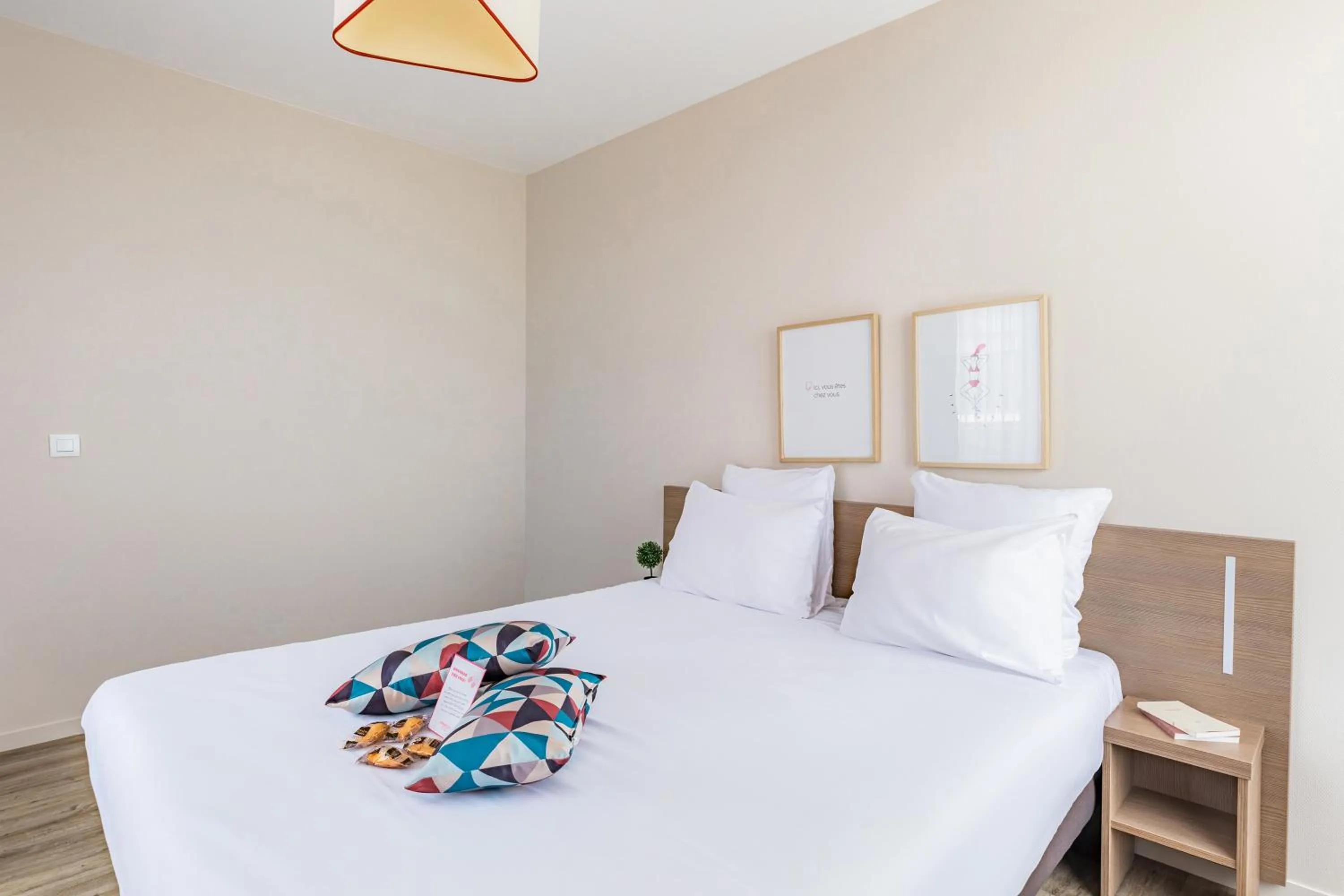 Bed in Appart'City Confort Cherbourg