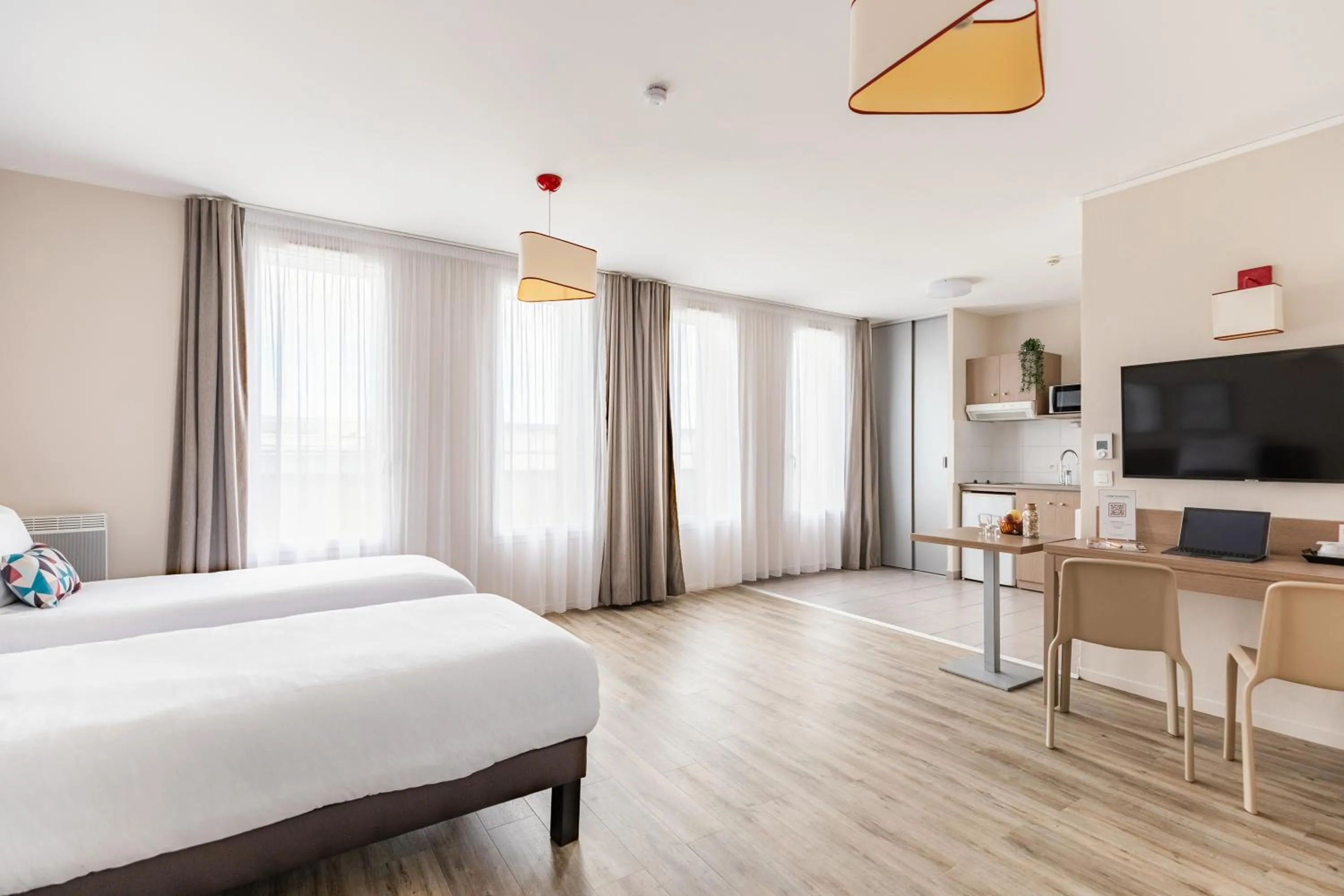 Bed in Appart'City Confort Cherbourg