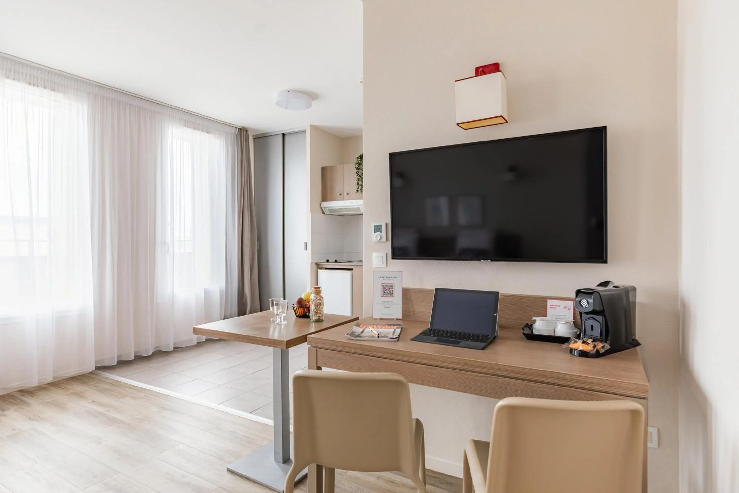 TV and multimedia in Appart'City Confort Cherbourg