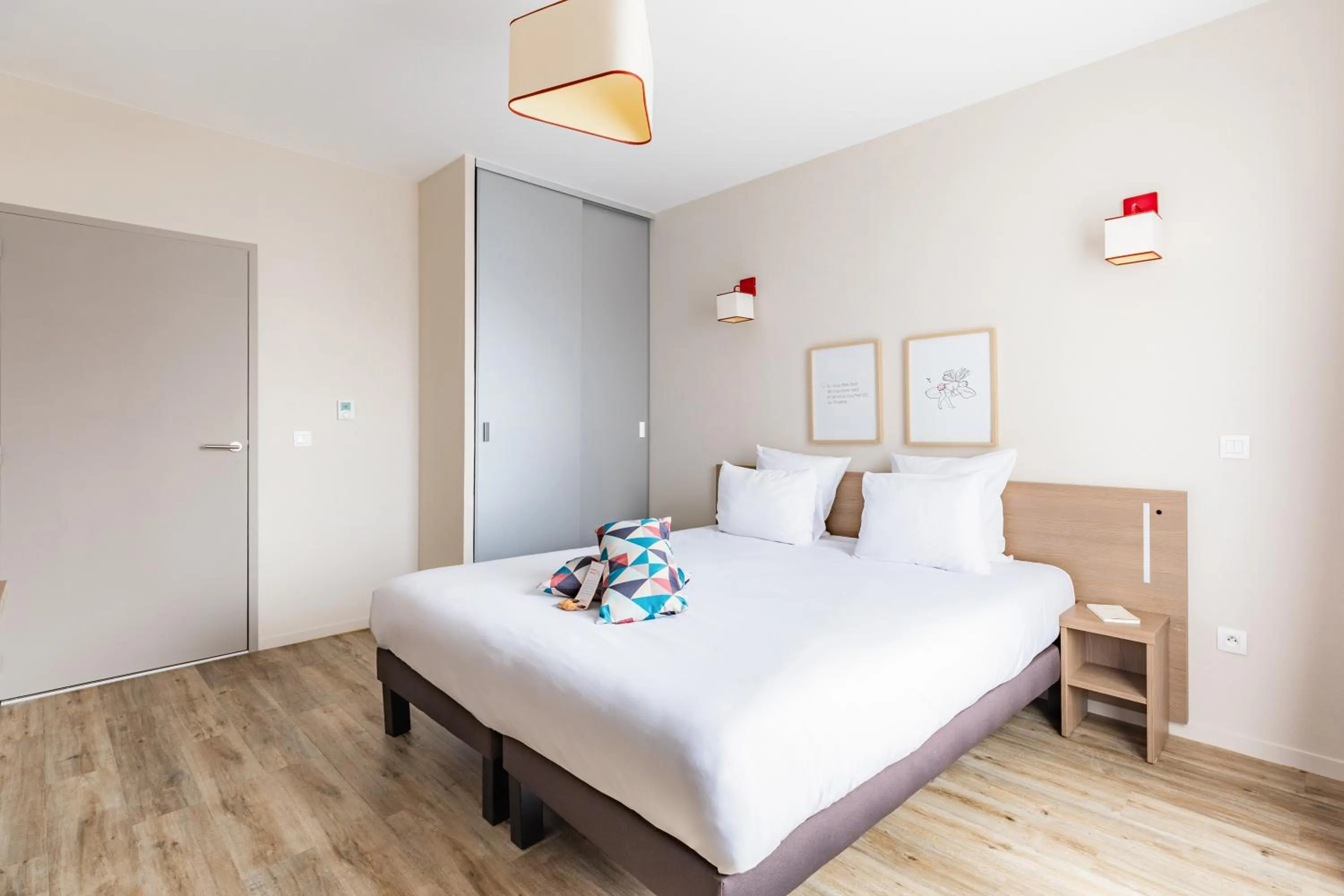 Bed in Appart'City Confort Cherbourg