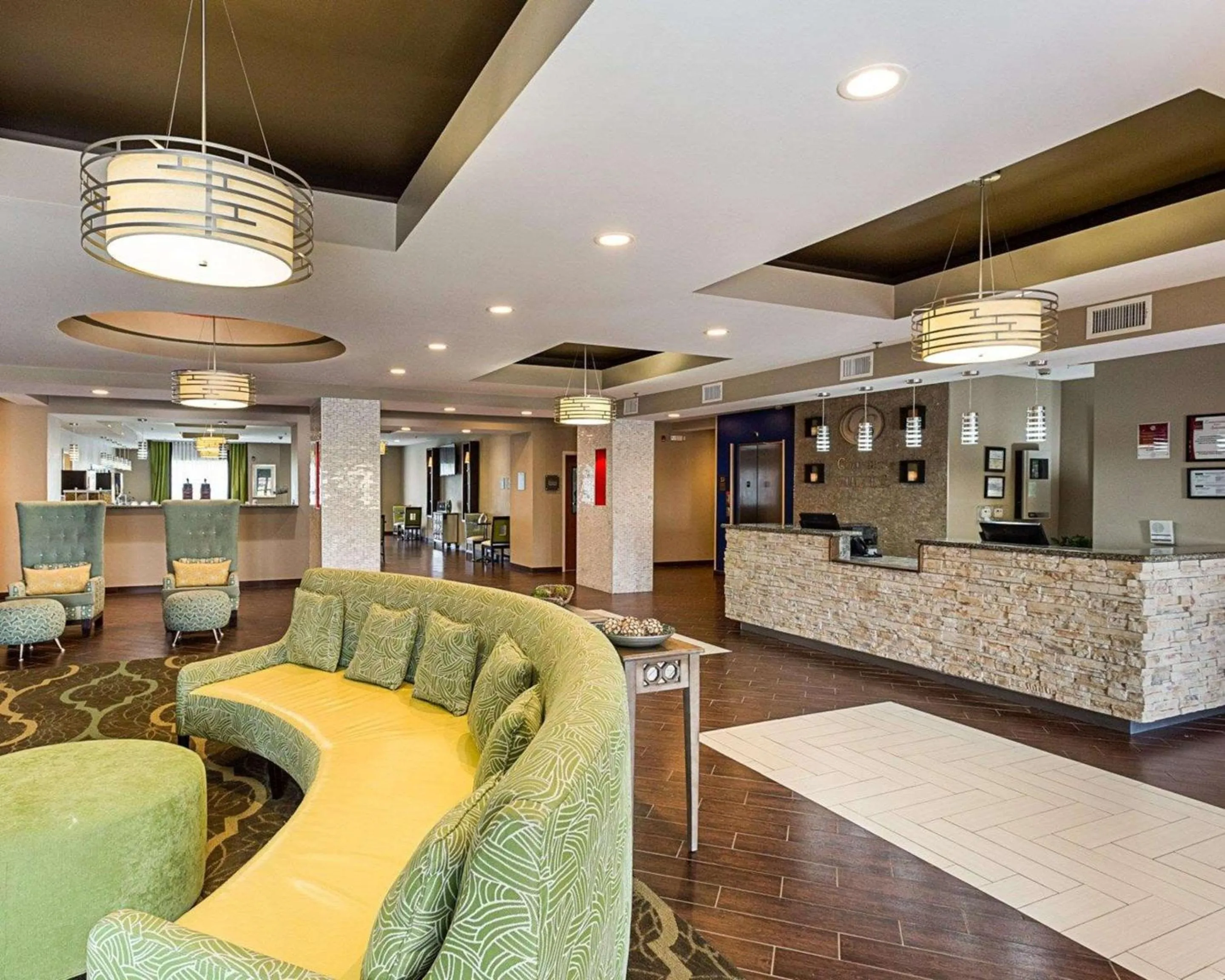 Lobby or reception in Comfort Suites near Tanger Outlet Mall