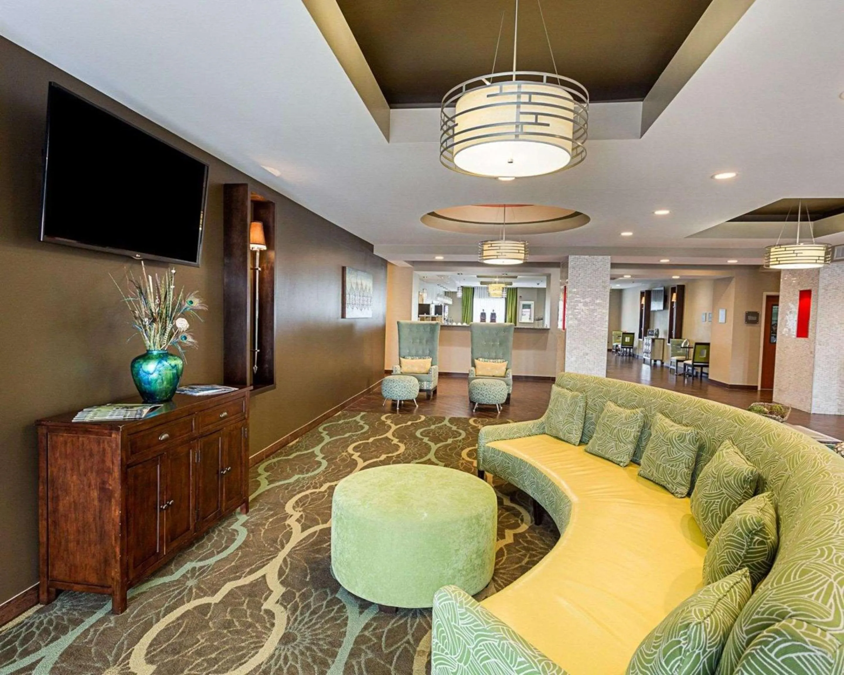 Lobby or reception in Comfort Suites near Tanger Outlet Mall
