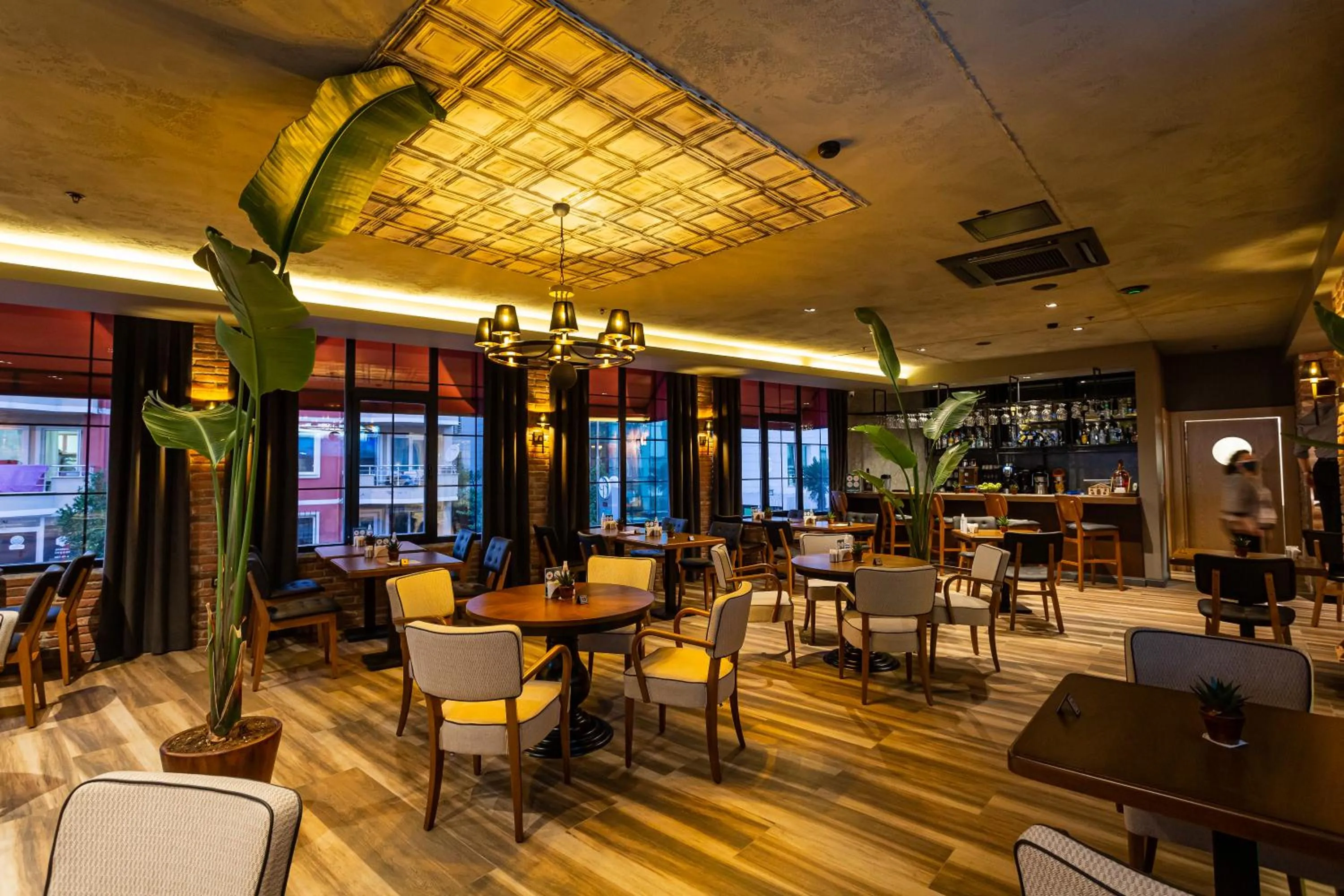 Restaurant/places to eat in Levor Hotel