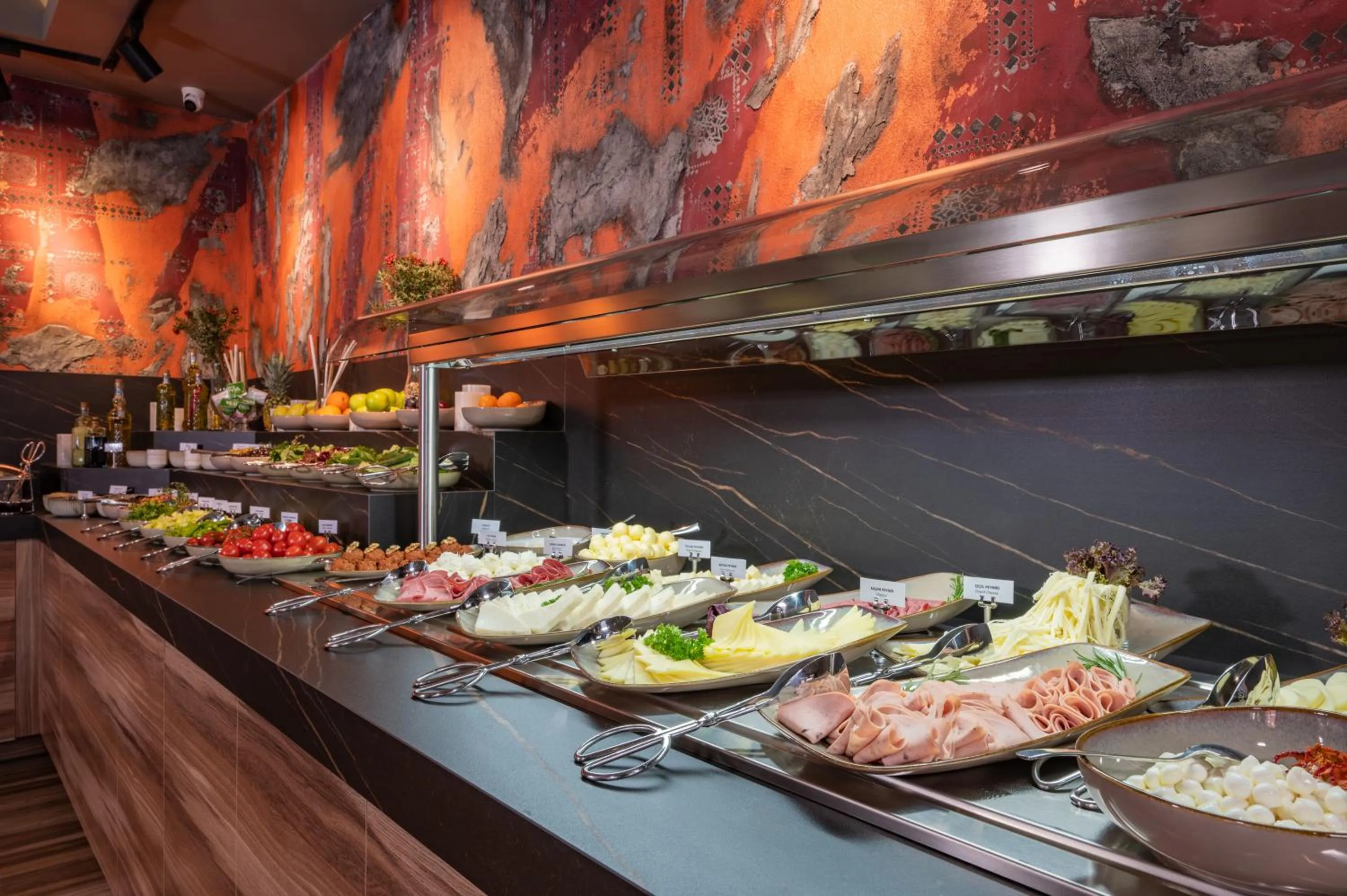 Food and drinks in Levor Hotel