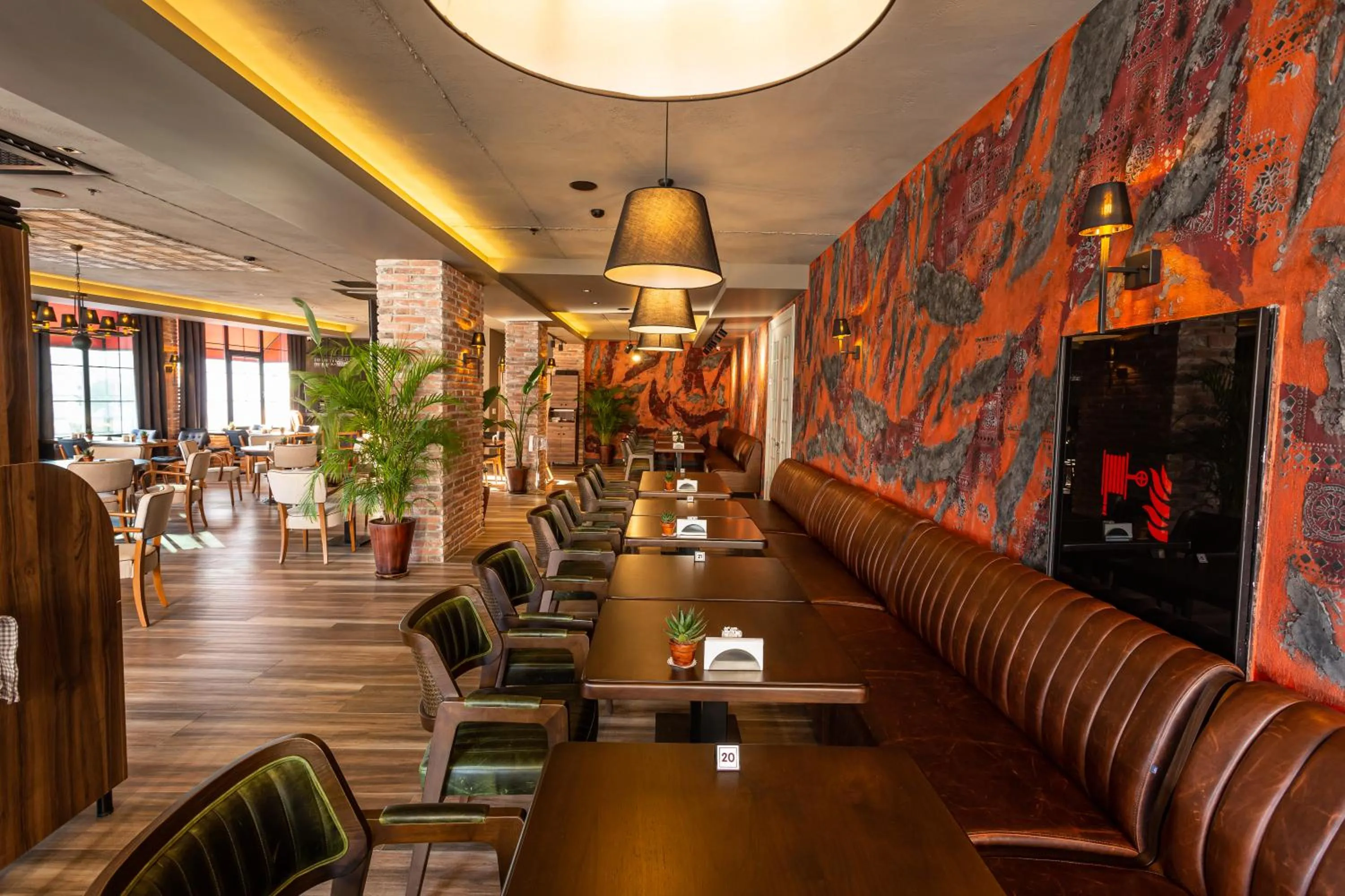 Restaurant/places to eat in Levor Hotel