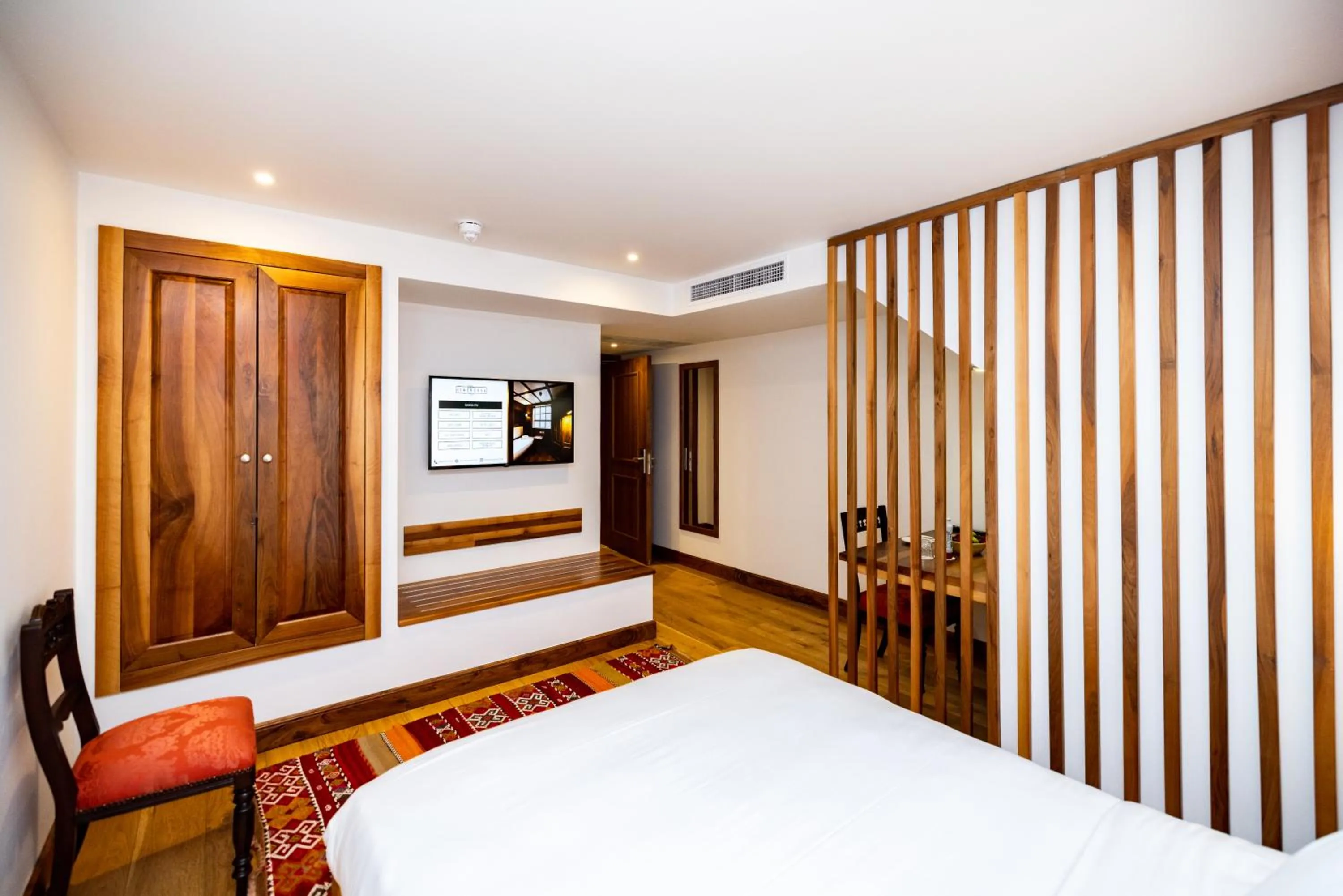 Bed in Limehouse Library Hotel