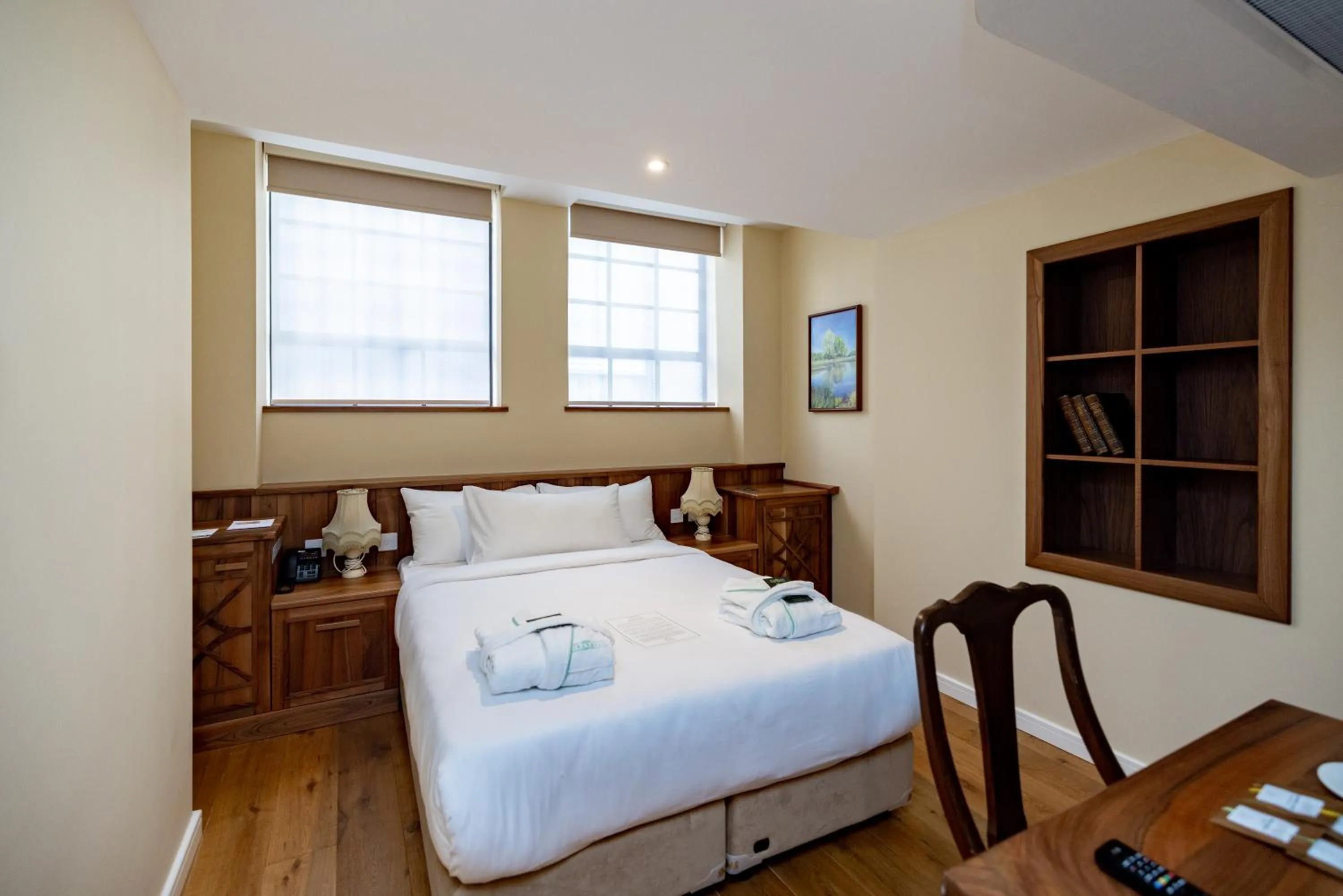 Bed in Limehouse Library Hotel