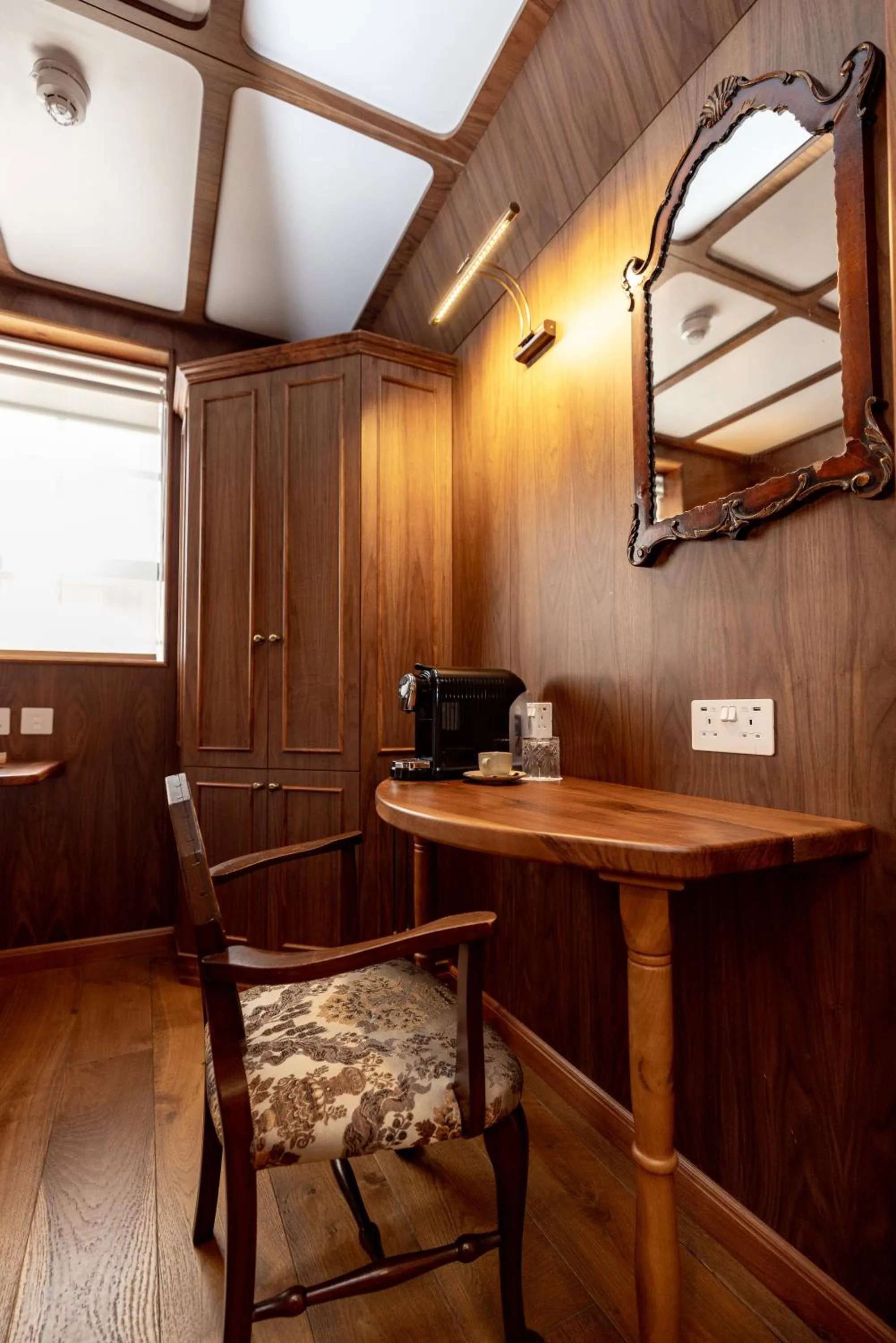 Limehouse Library Hotel