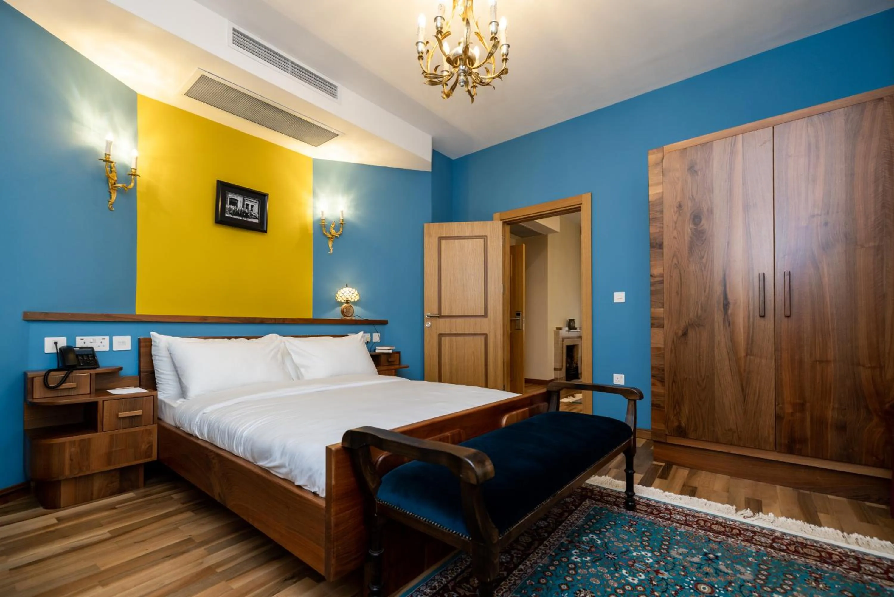 Bed in Limehouse Library Hotel