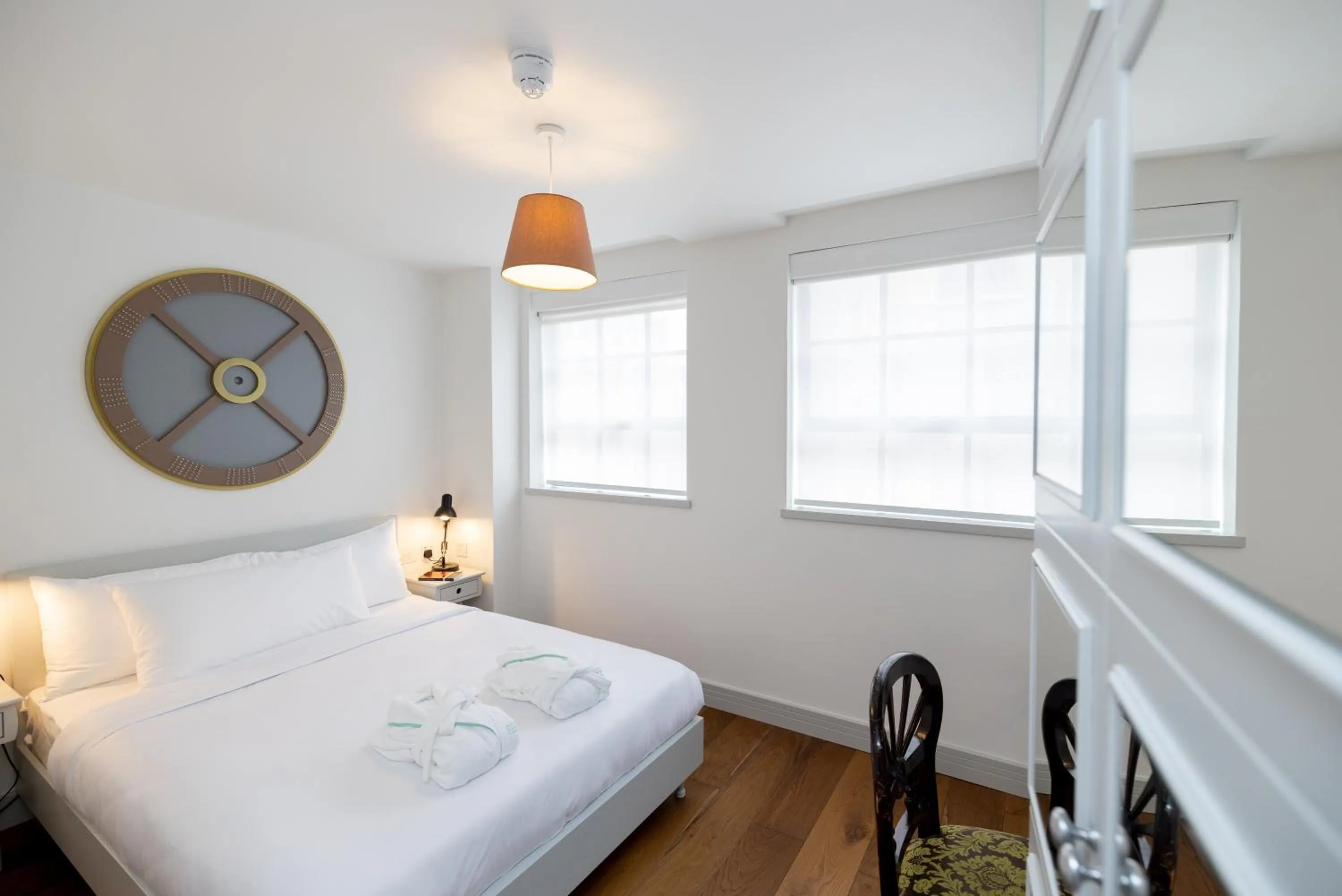 Bed in Limehouse Library Hotel