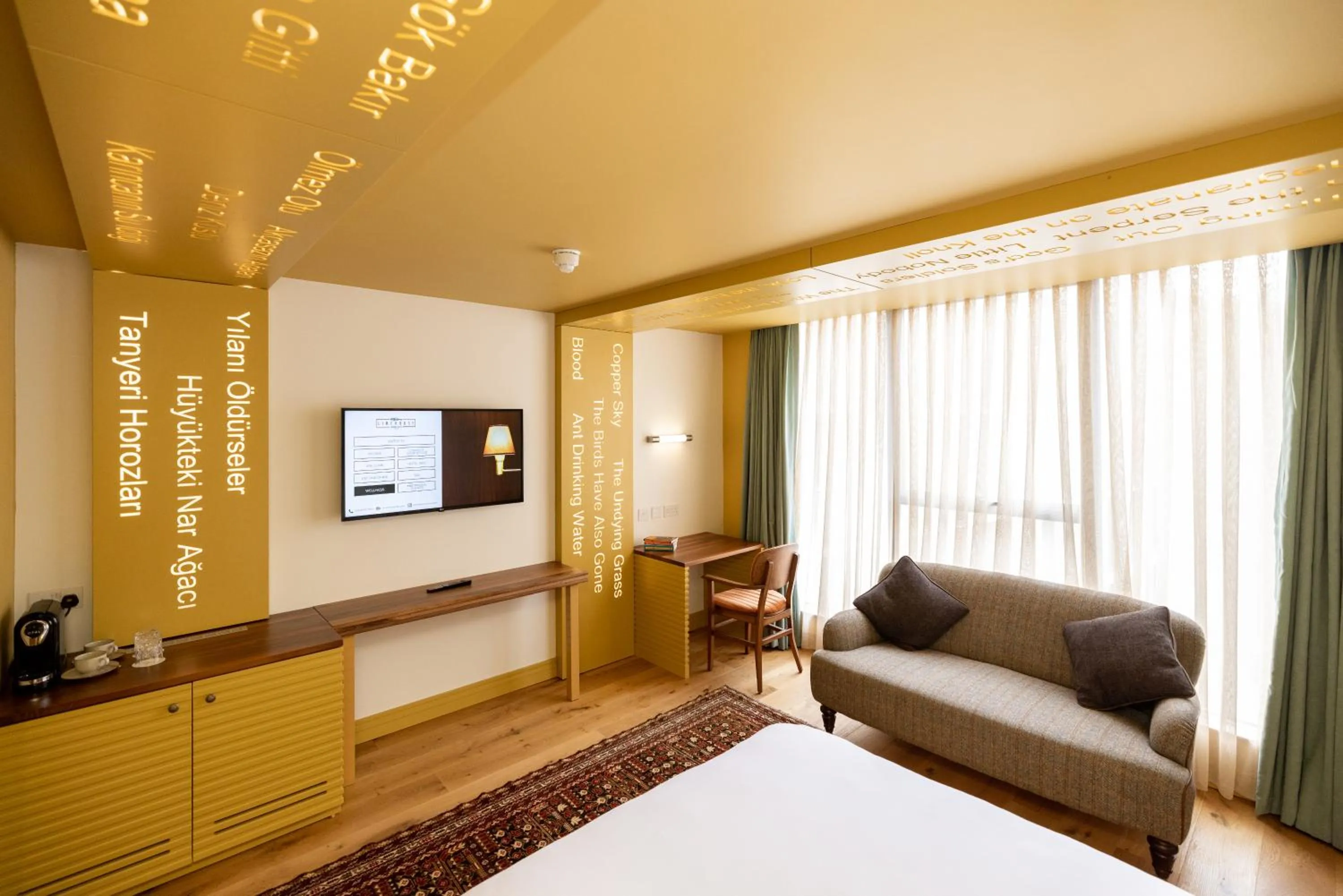 Bed in Limehouse Library Hotel