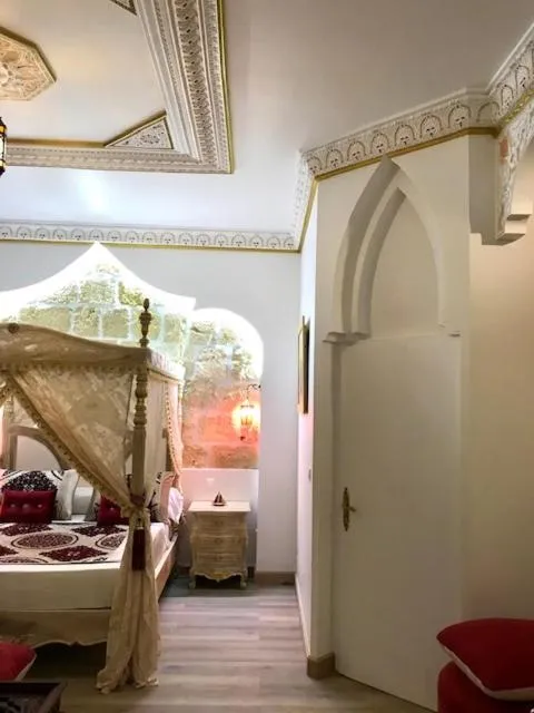 People, Bed in Suite Orientale Maison de L'église du Couvent