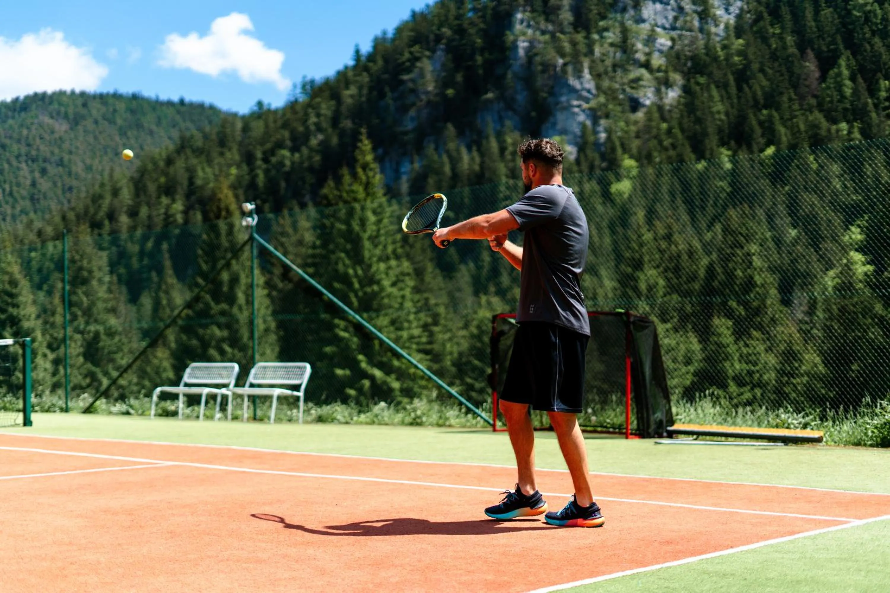 Tennis court in Wellness Hotel Repiska