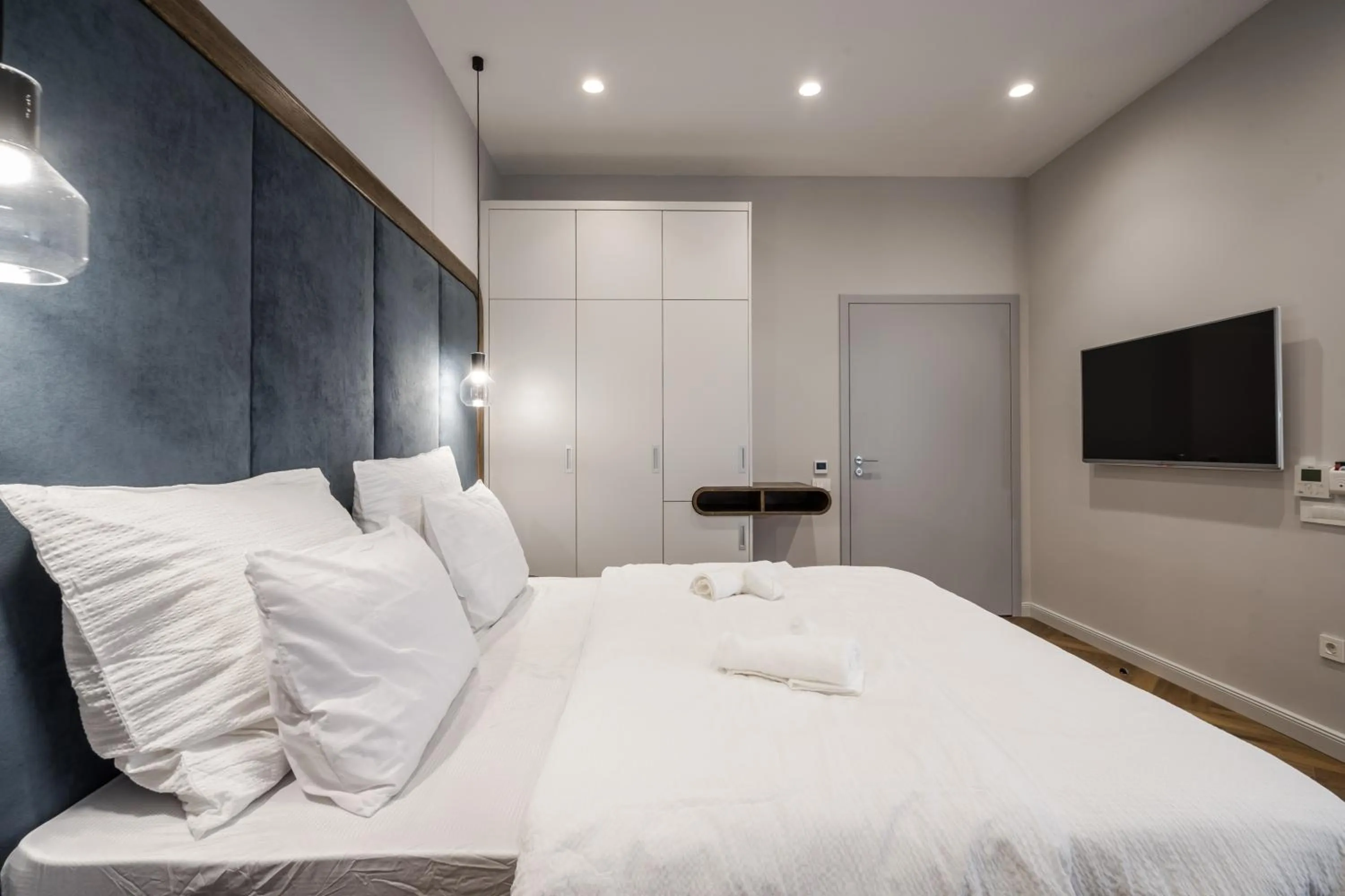 TV and multimedia, Bed in Budapest Eye- Boutique Suites, by BQA