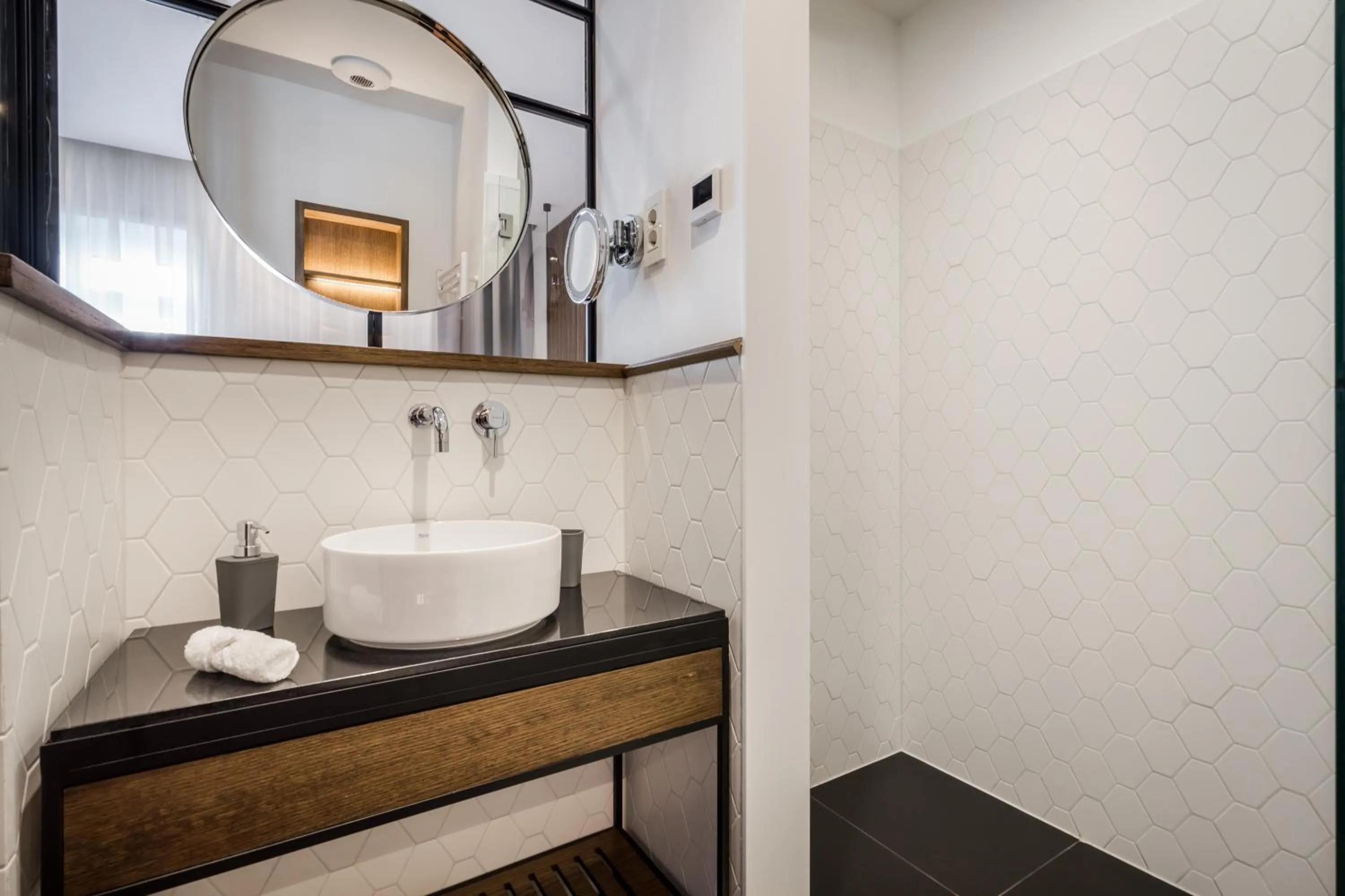 Bathroom in Budapest Eye- Boutique Suites, by BQA