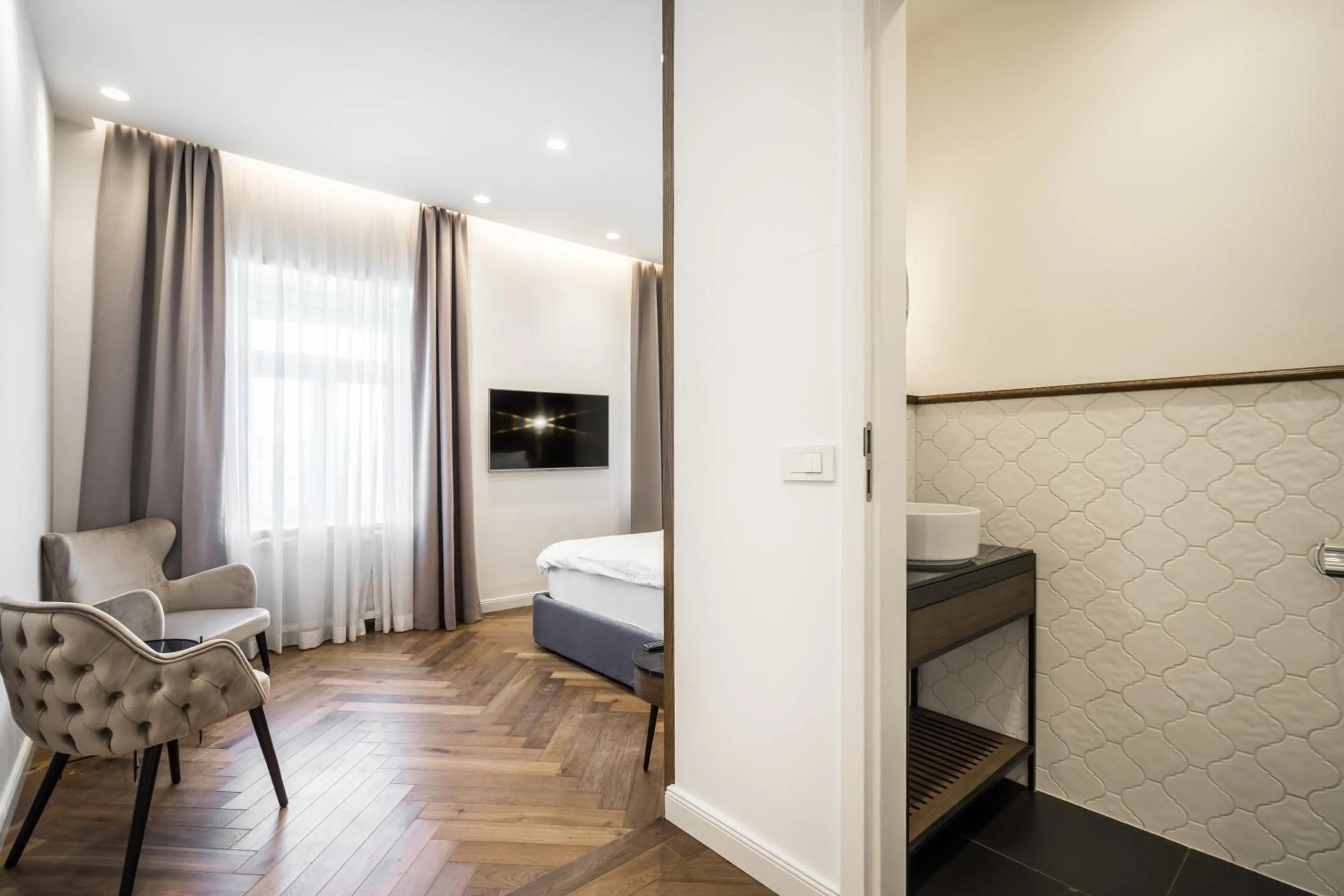 TV and multimedia, Bed in Budapest Eye- Boutique Suites, by BQA