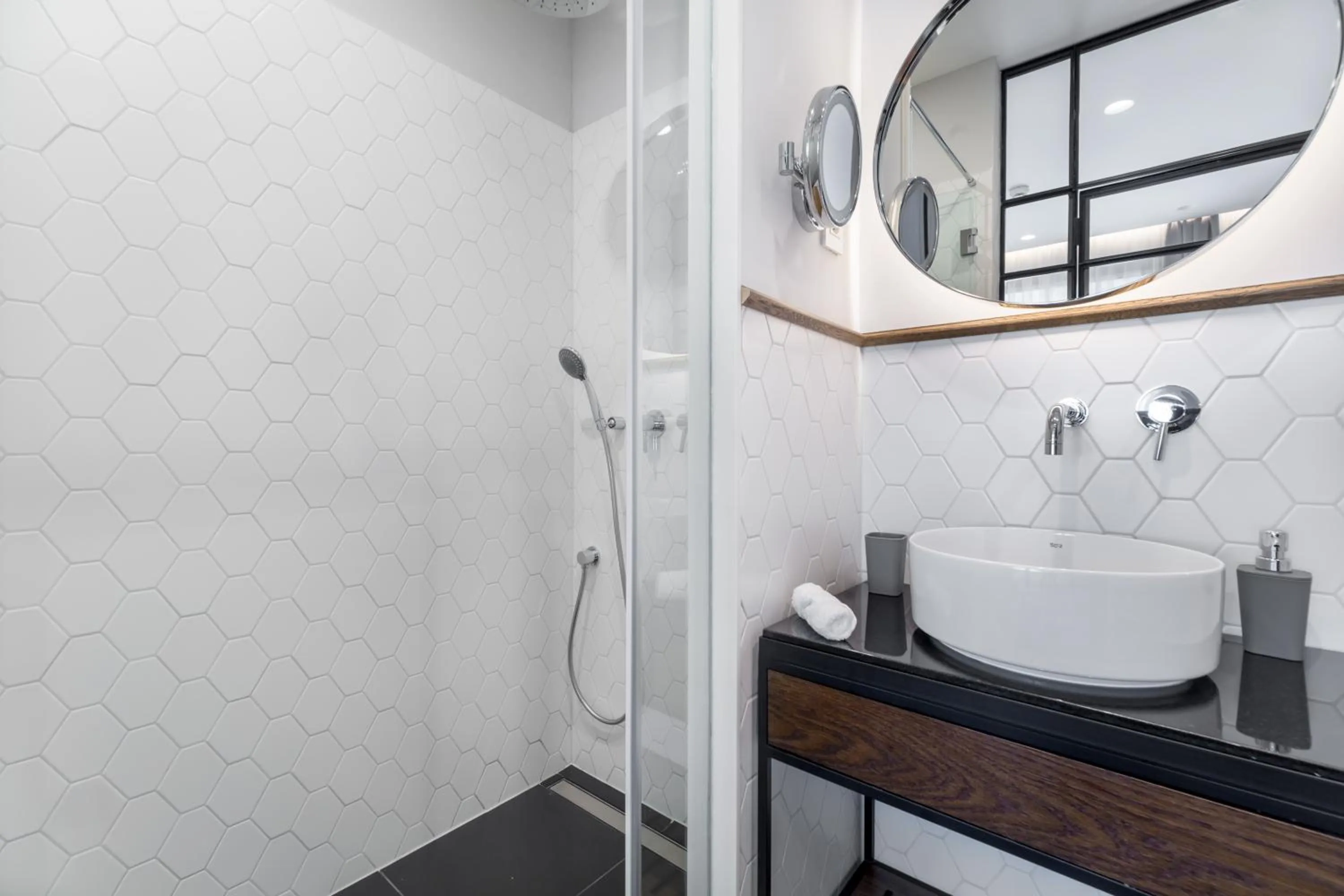 Bathroom in Budapest Eye- Boutique Suites, by BQA