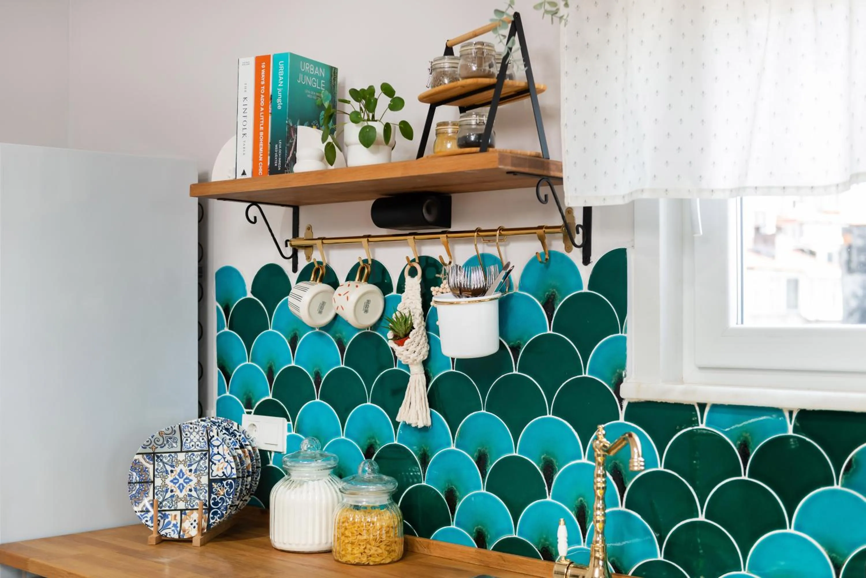 Kitchen or kitchenette in Dualis Hotel