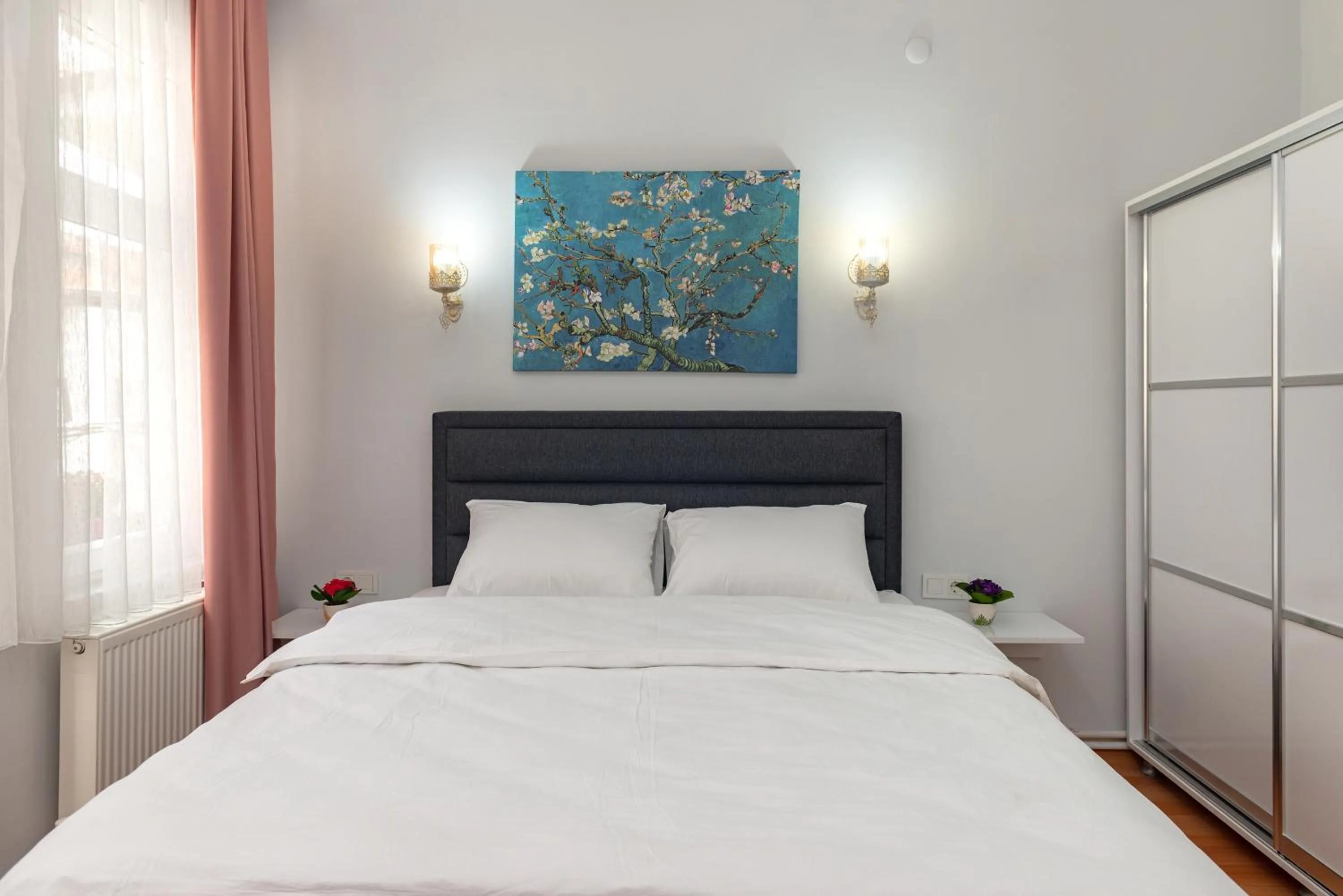 Bedroom, Bed in Dualis Hotel