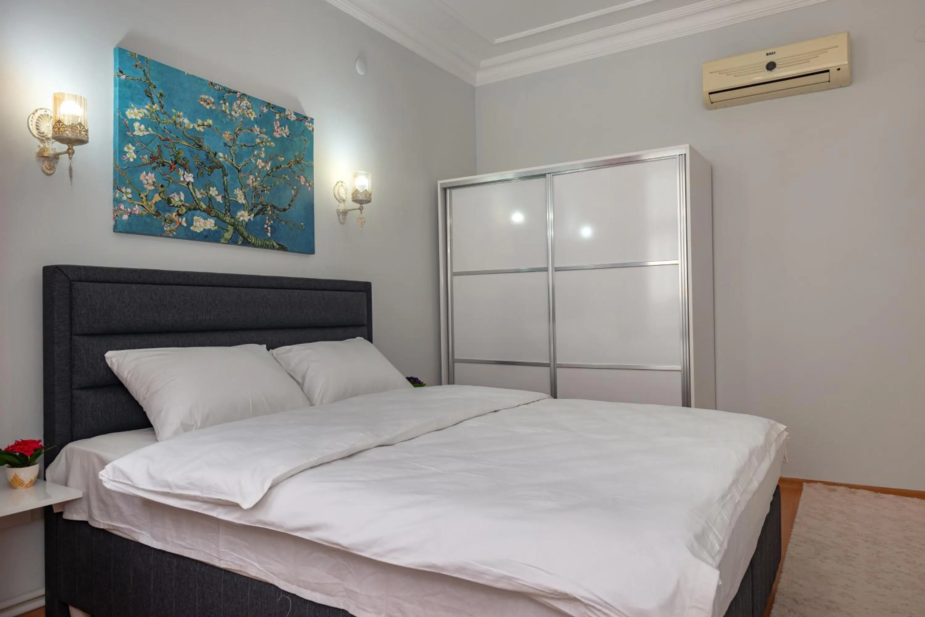 Bedroom, Bed in Dualis Hotel