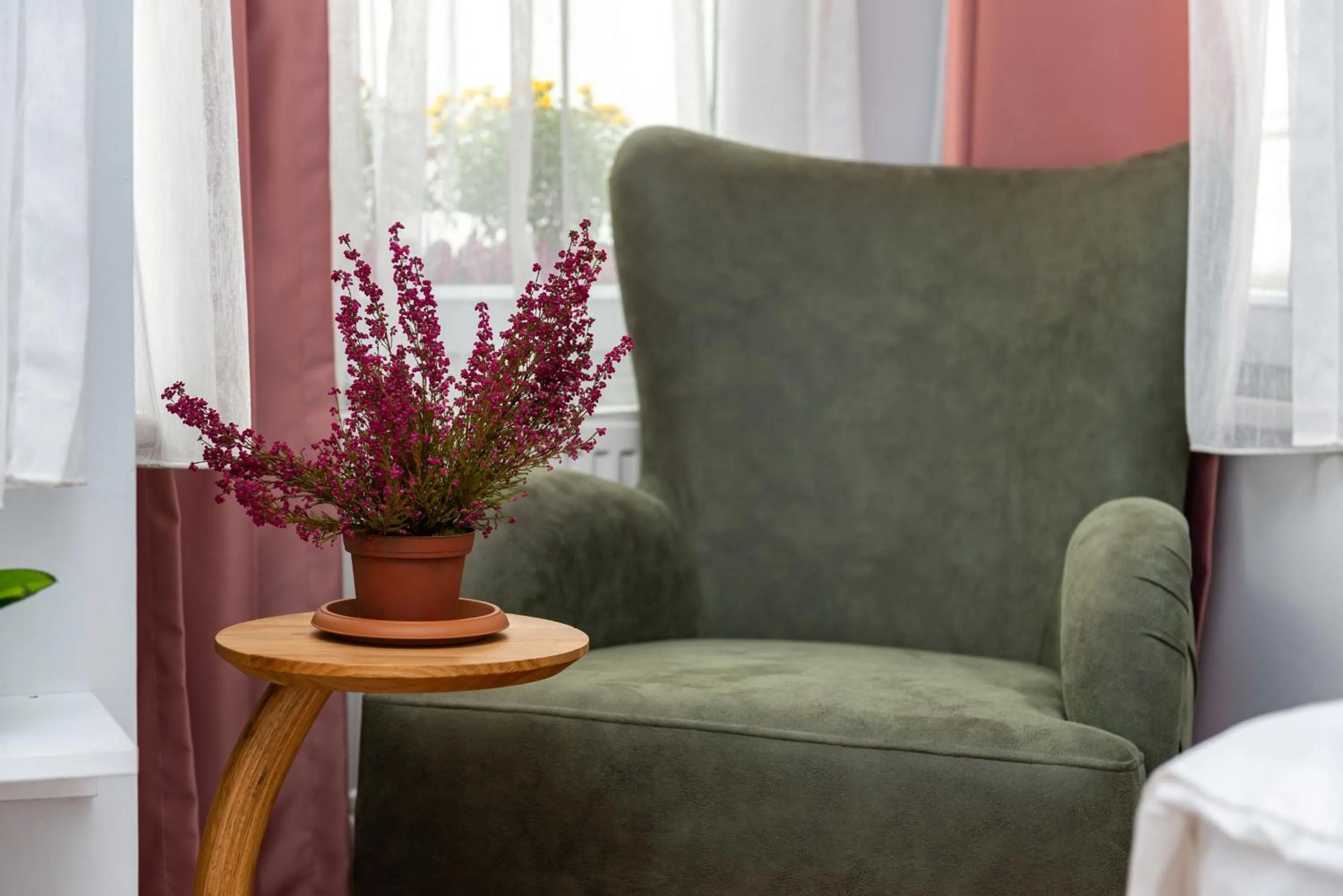 Living room in Dualis Hotel