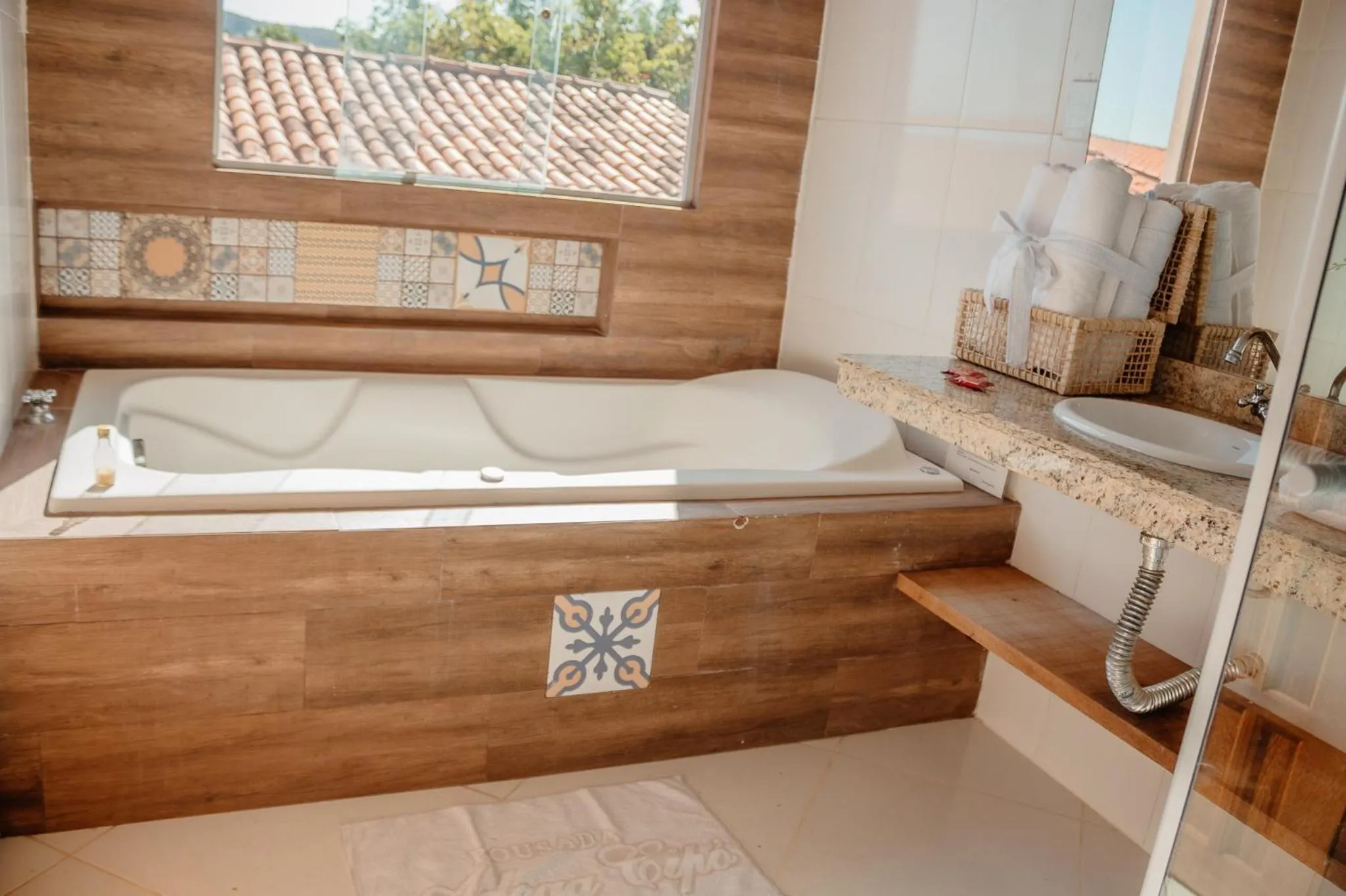 Hot Tub in Pousada Adega Cipo