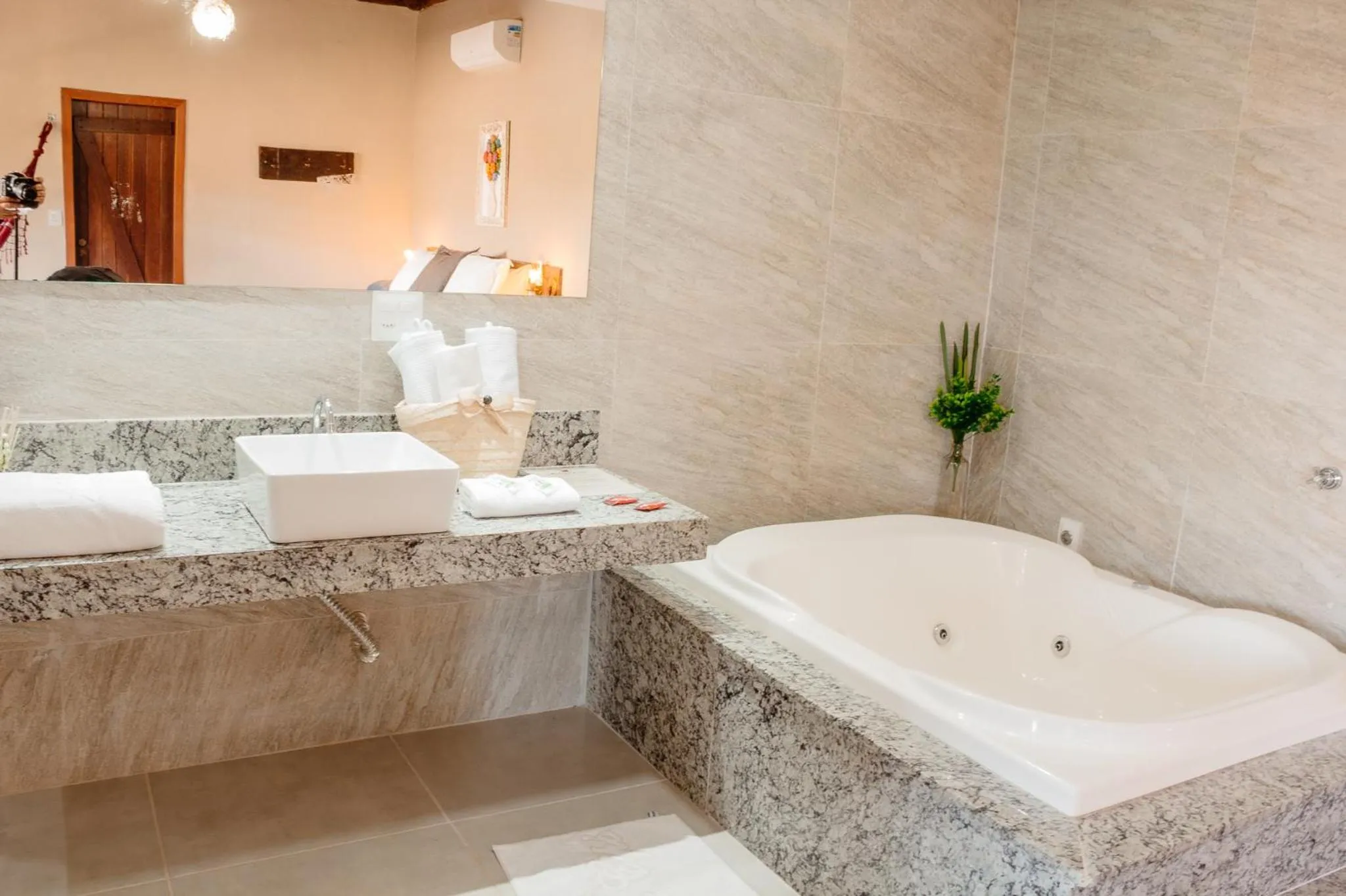 Hot Tub in Pousada Adega Cipo