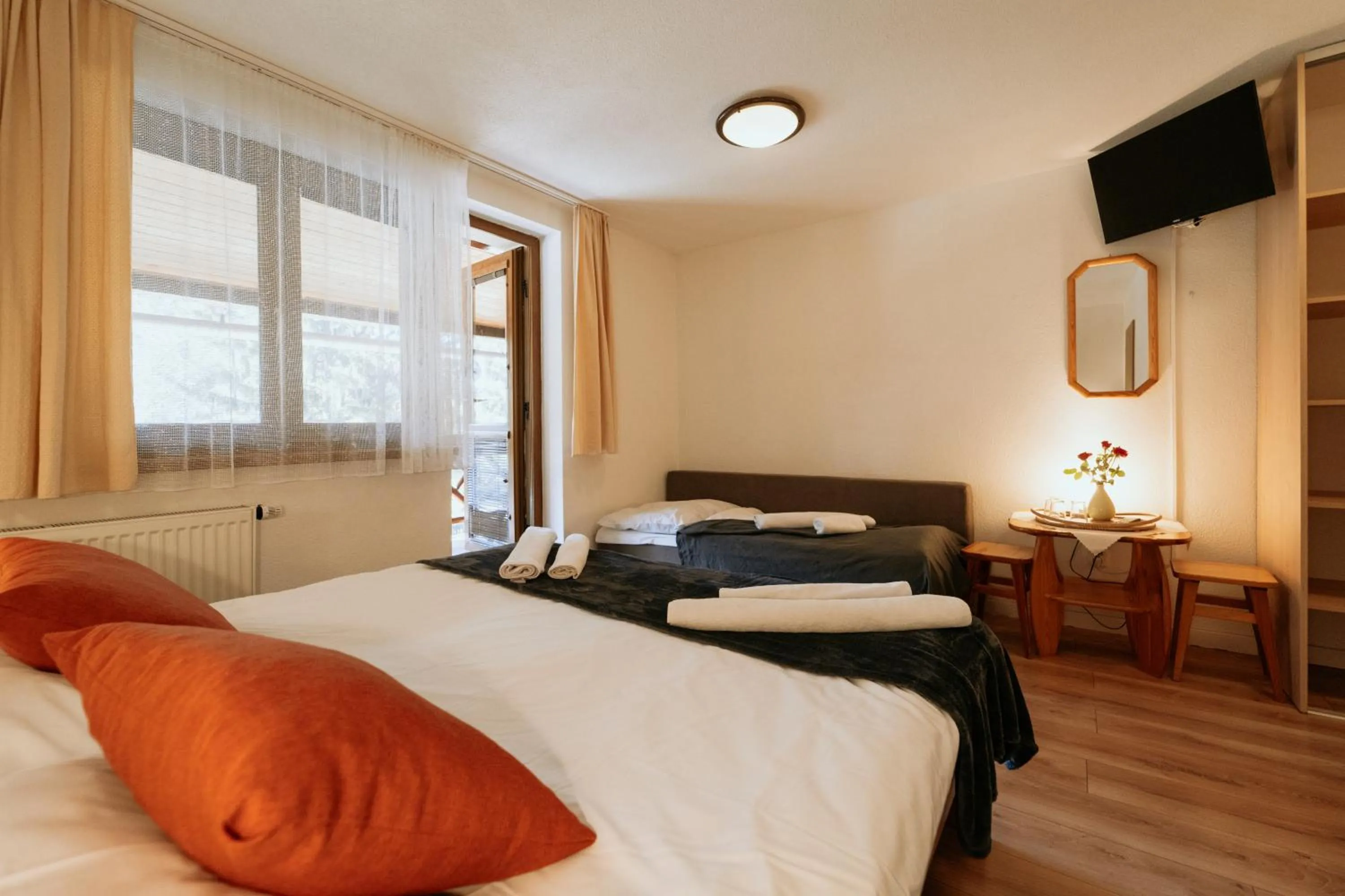 TV and multimedia, Bed in Horský hotel Bartoška