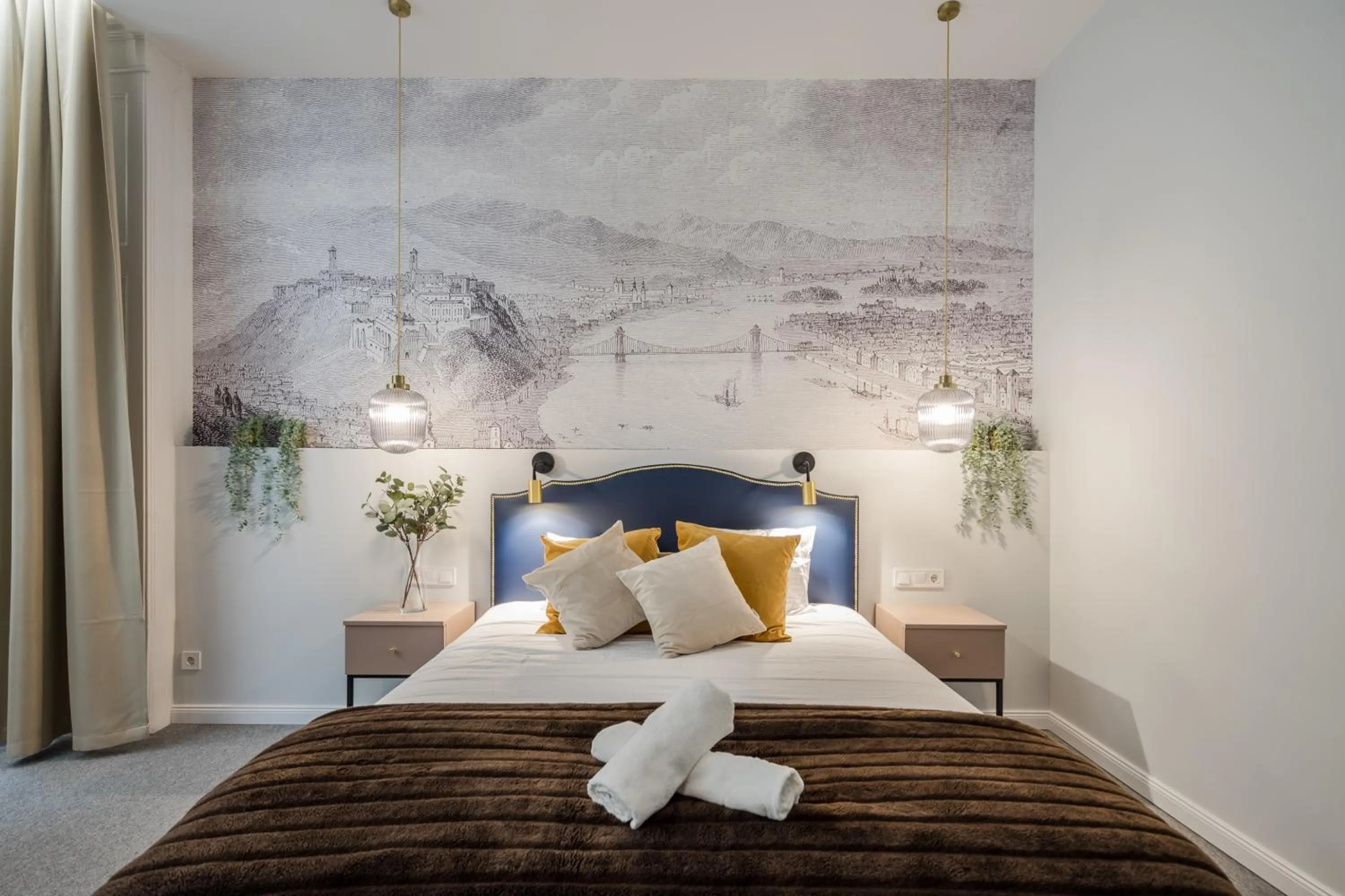 Bed in Astoria Boutique Suites- Best Location by BQA