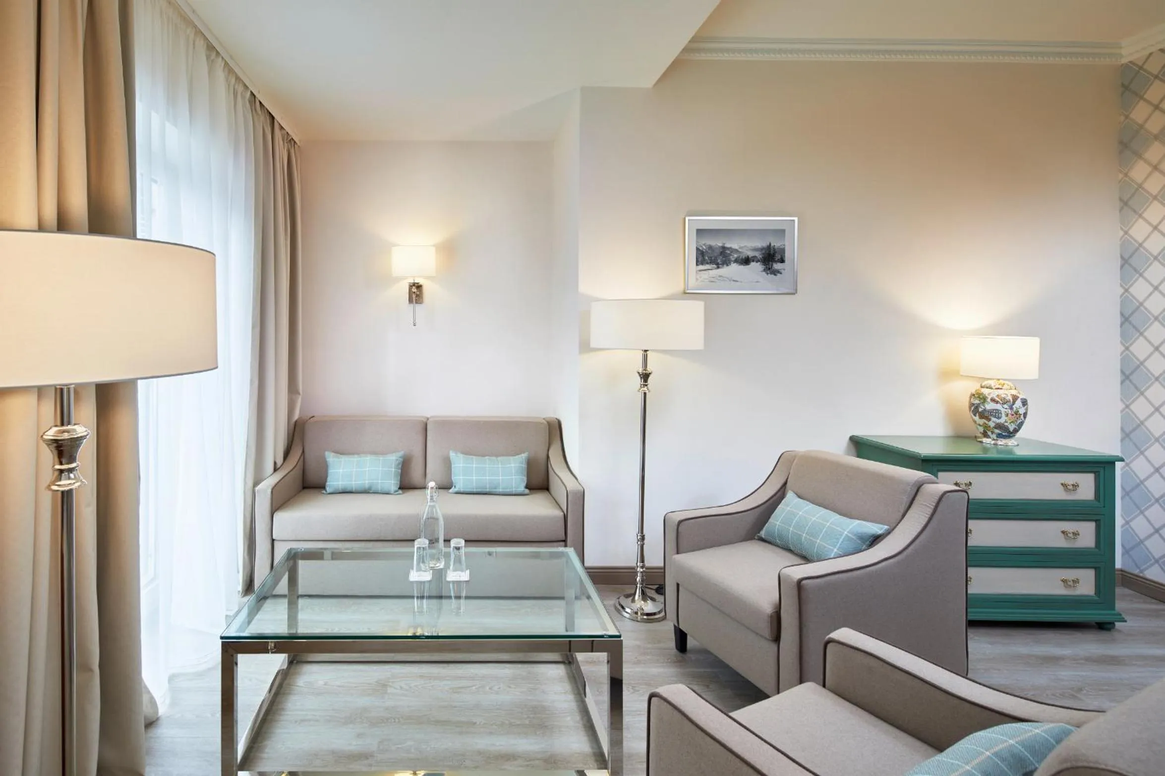 Photo of the whole room in Das Alpenhaus Gasteinertal