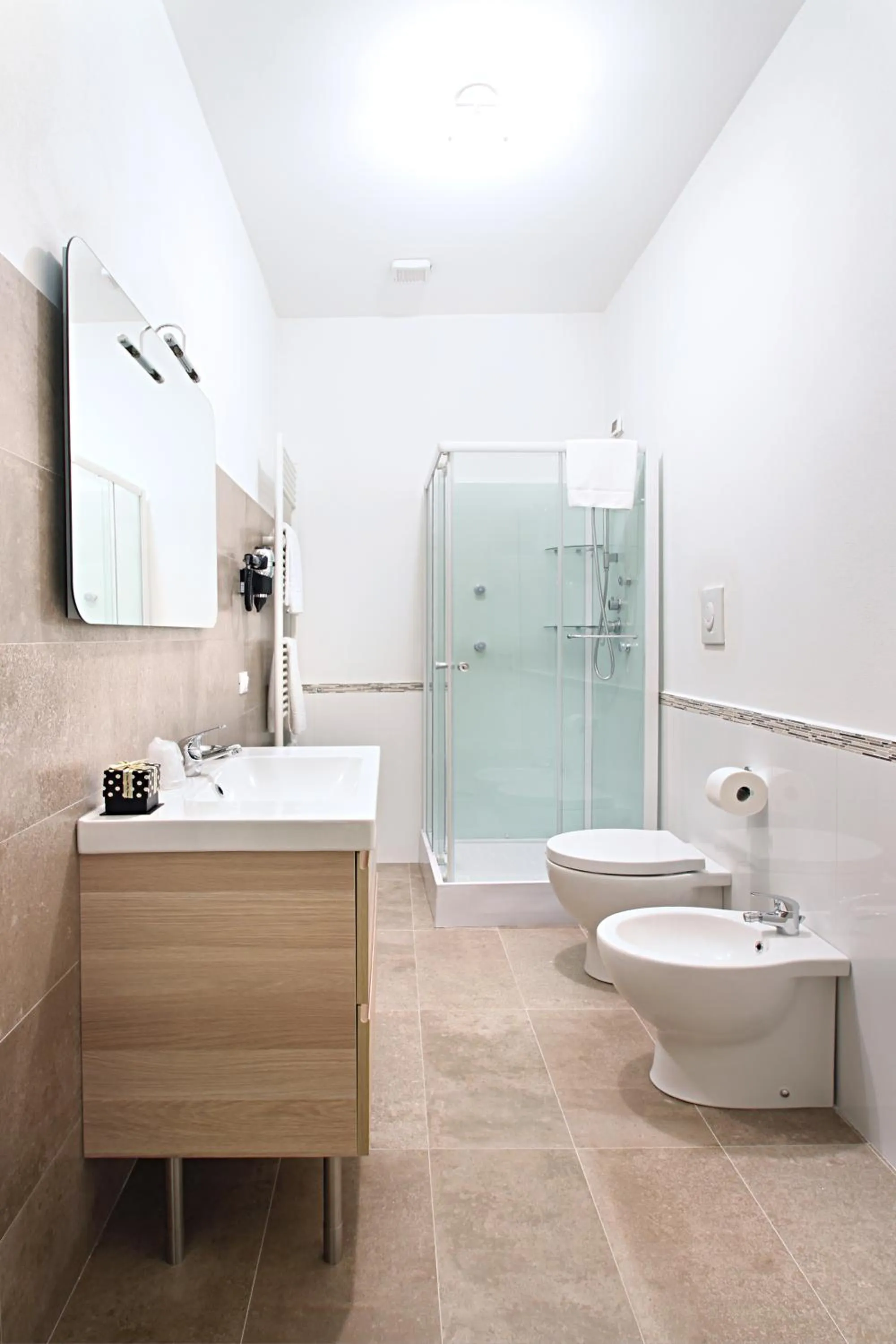 Bathroom in Ferrara Rooms