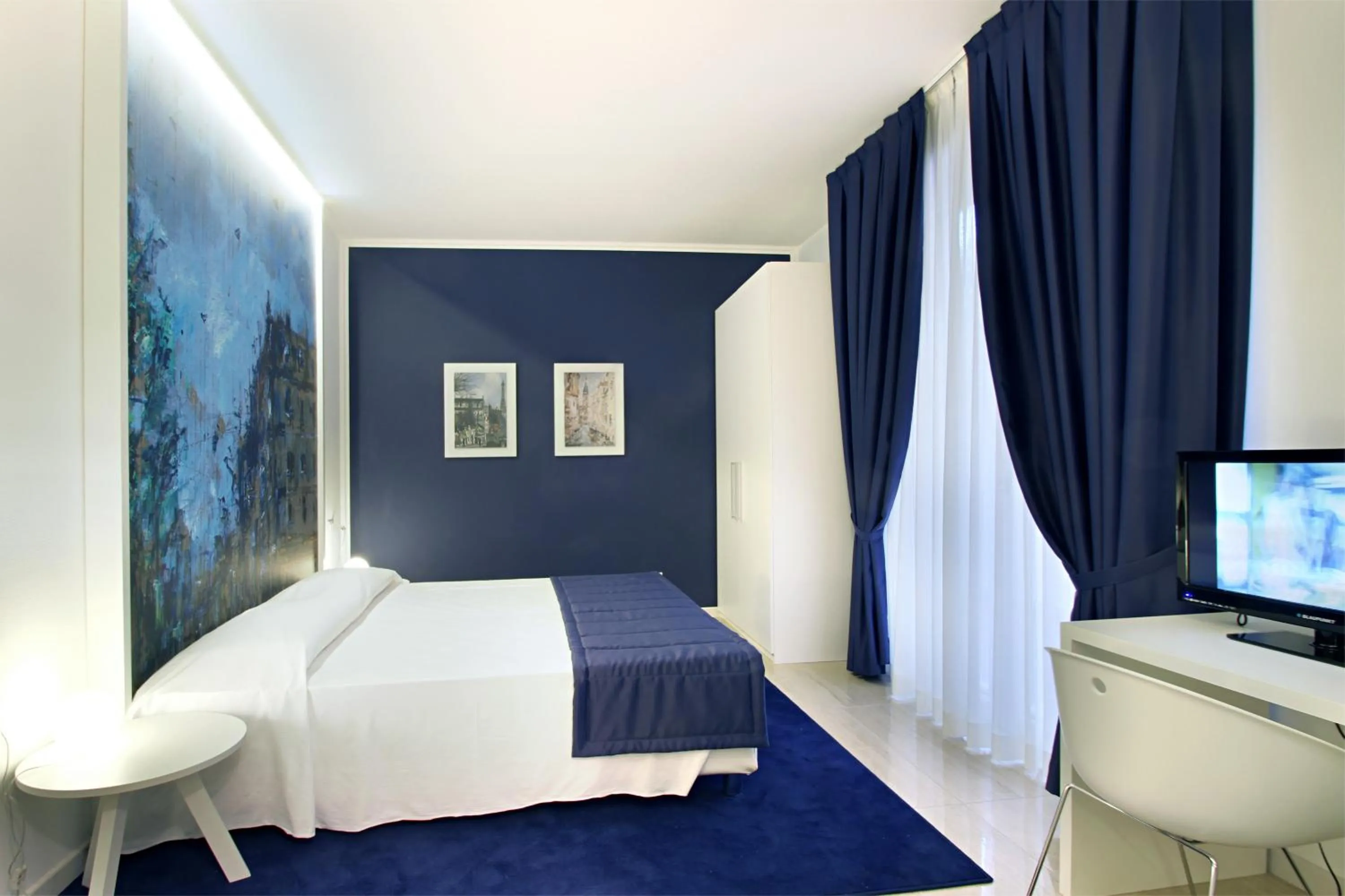 Bedroom, Bed in Ferrara Rooms