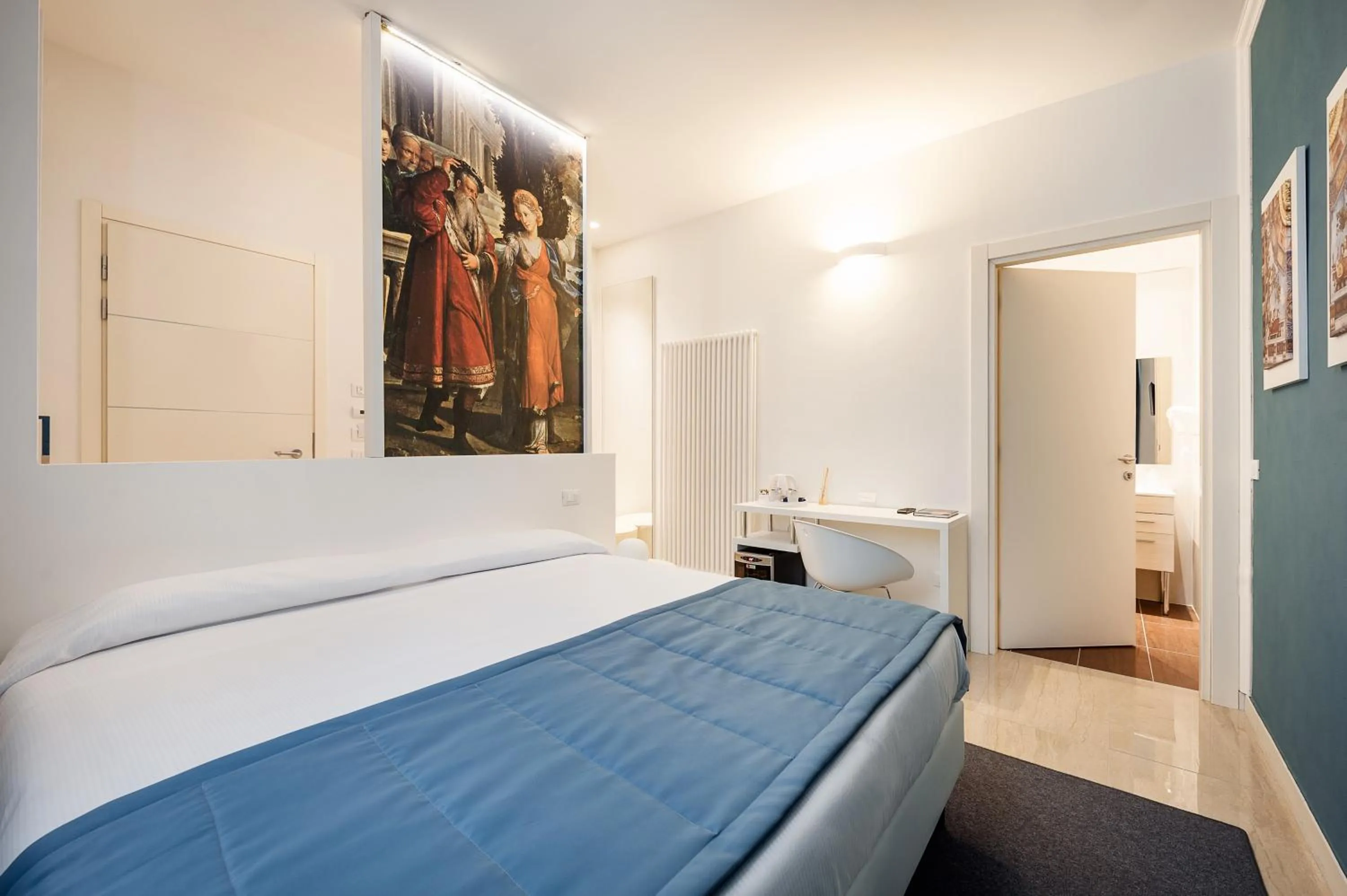 Photo of the whole room, Bed in Ferrara Rooms