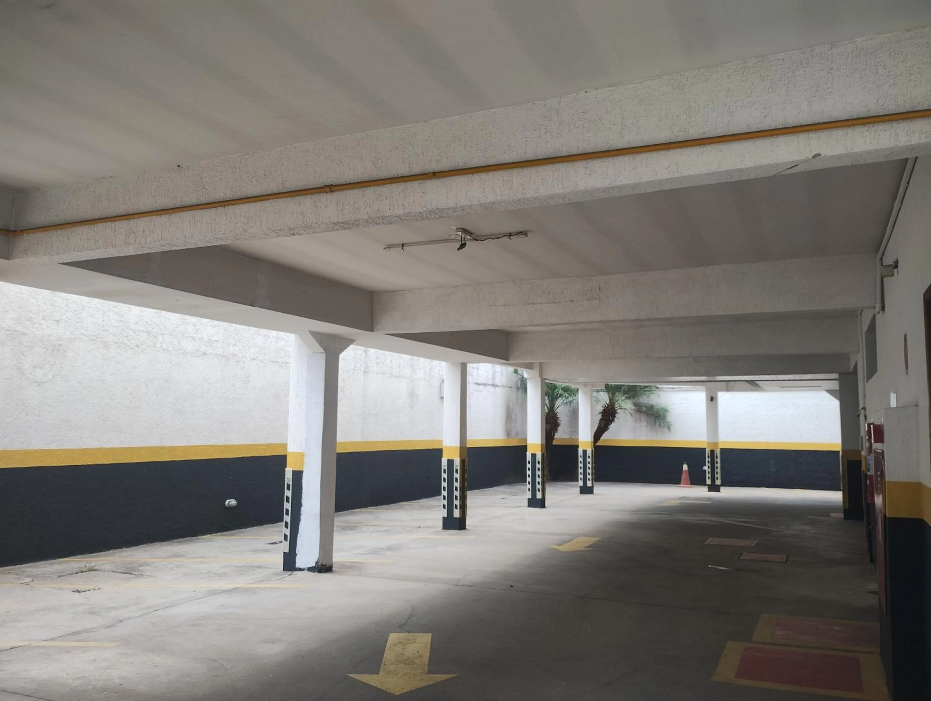 Parking in Hotel Biz Urban- EXPO CENTER NORTE