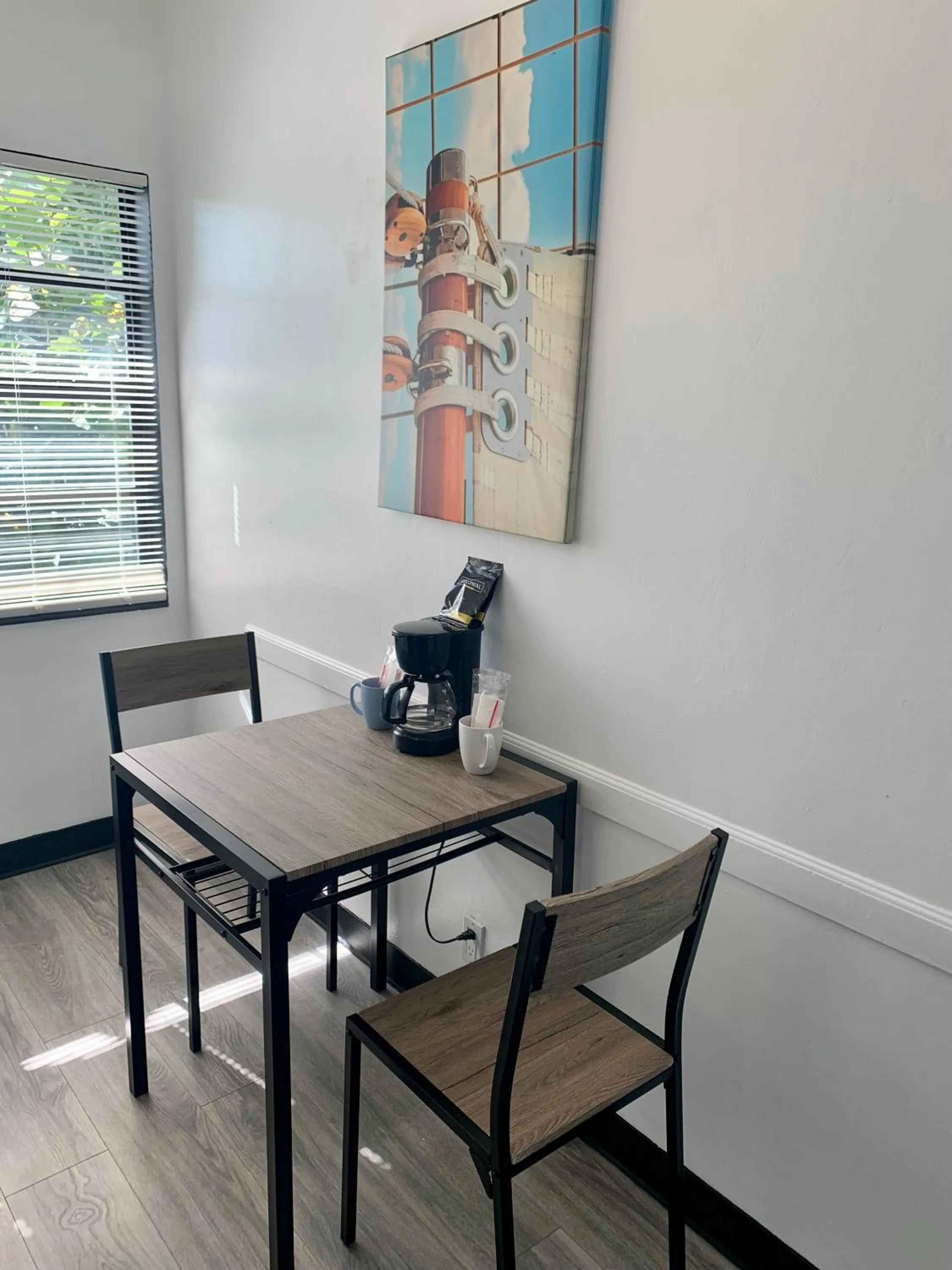 Dining area in OCEANS 735 of DEERFIELD BEACH