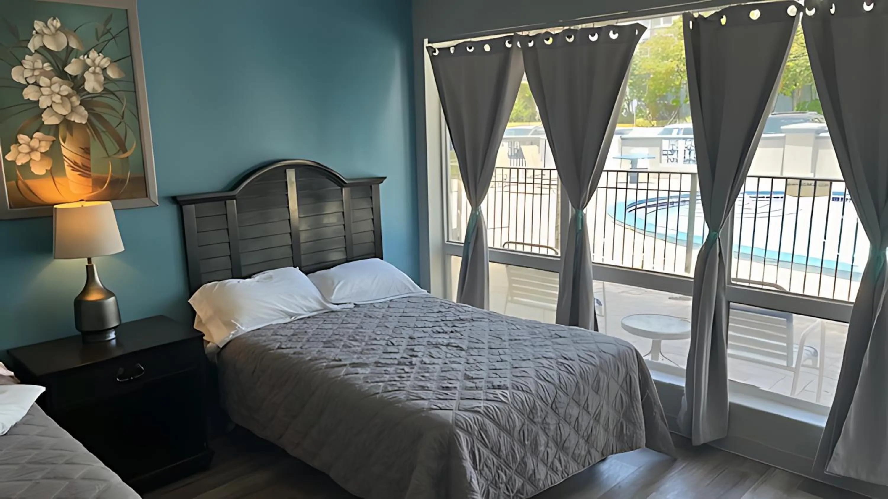 Deluxe Double Room in OCEANS 735 of DEERFIELD BEACH