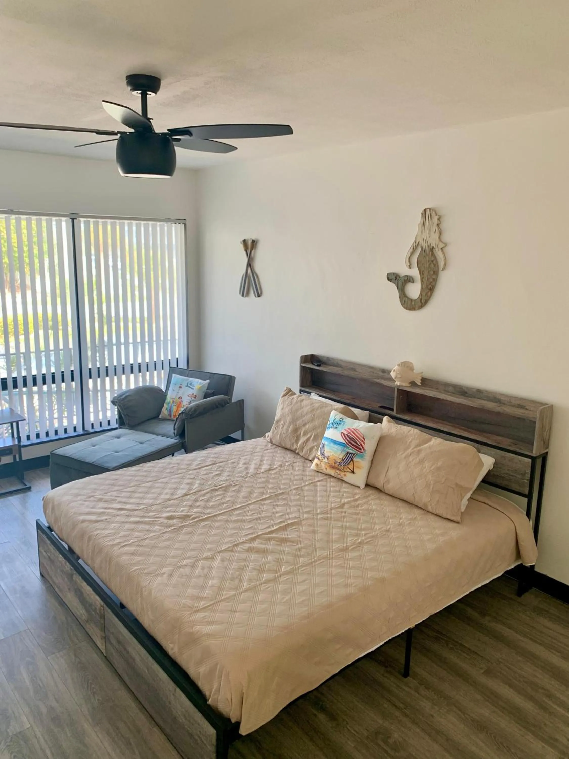 Bed in OCEANS 735 of DEERFIELD BEACH