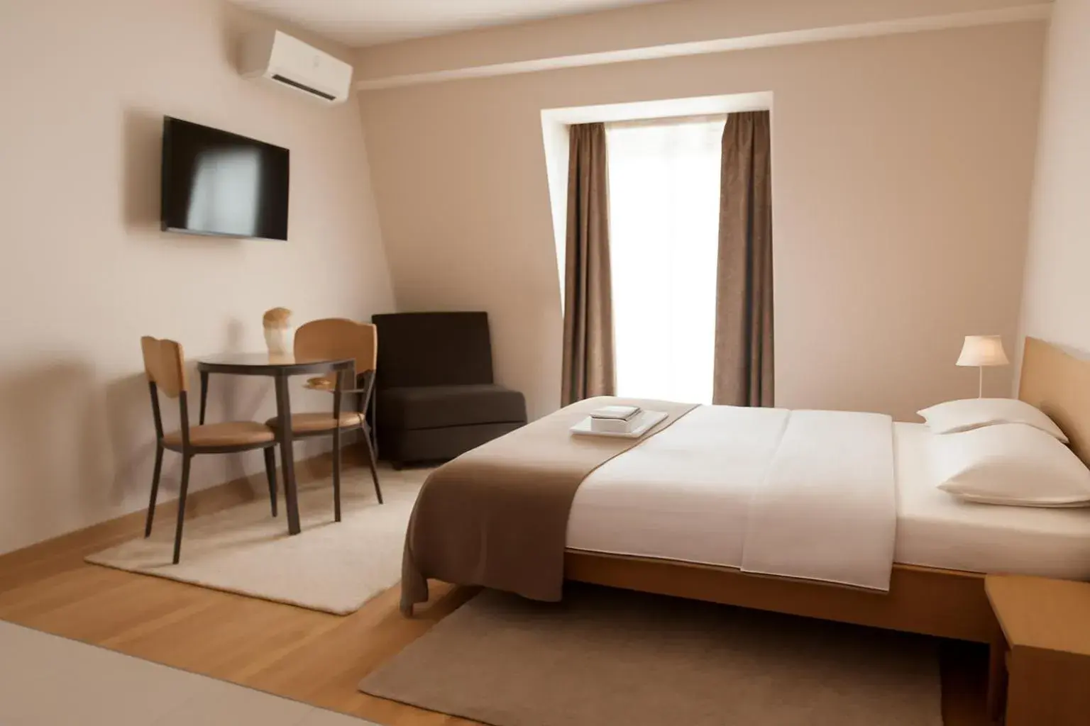 Double Room in Hotel Topcider Double Room in Hotel Topcider