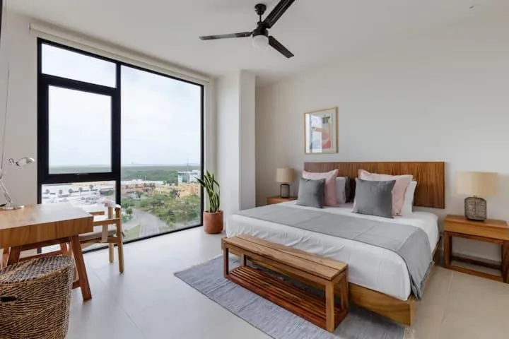 Bed in San Francisco by Andiani Travel