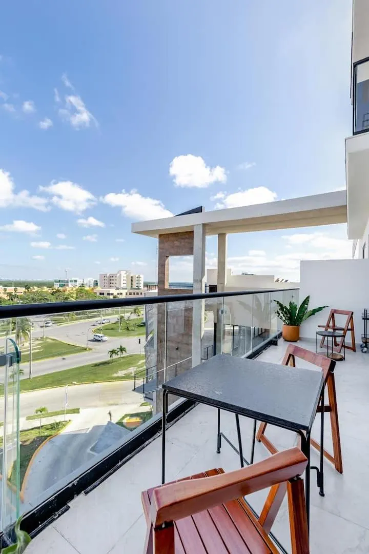 Balcony/Terrace in San Francisco by Andiani Travel