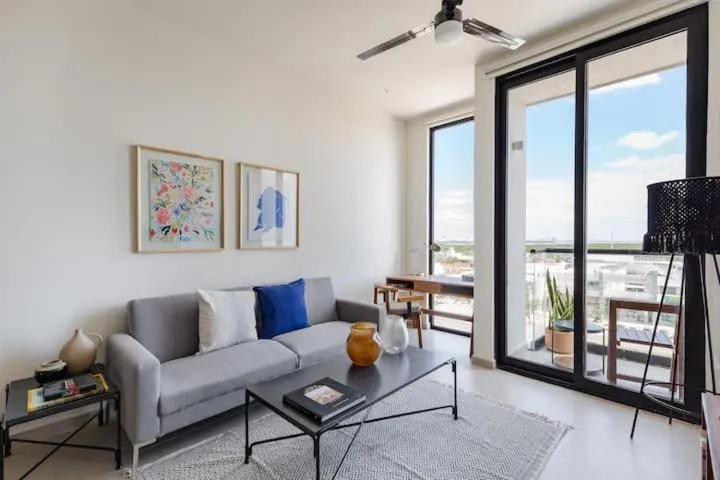 TV and multimedia in San Francisco by Andiani Travel