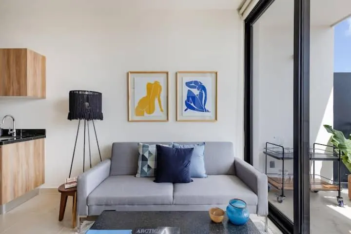 TV and multimedia in San Francisco by Andiani Travel