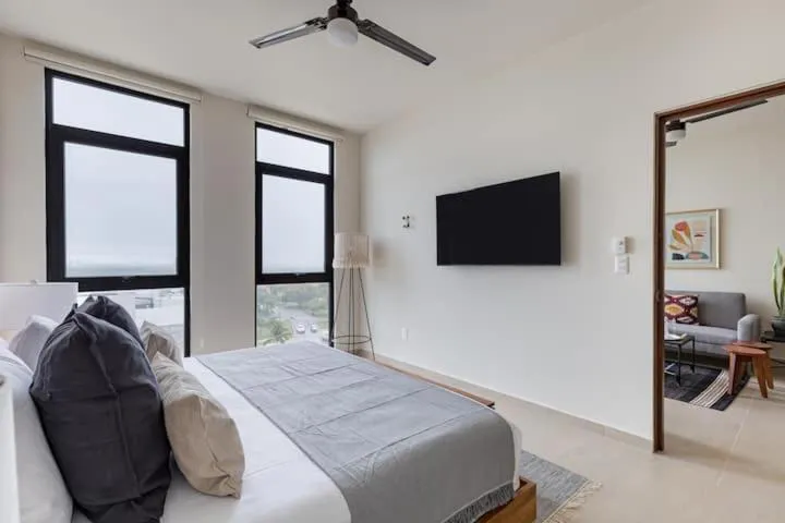 Bed in San Francisco by Andiani Travel