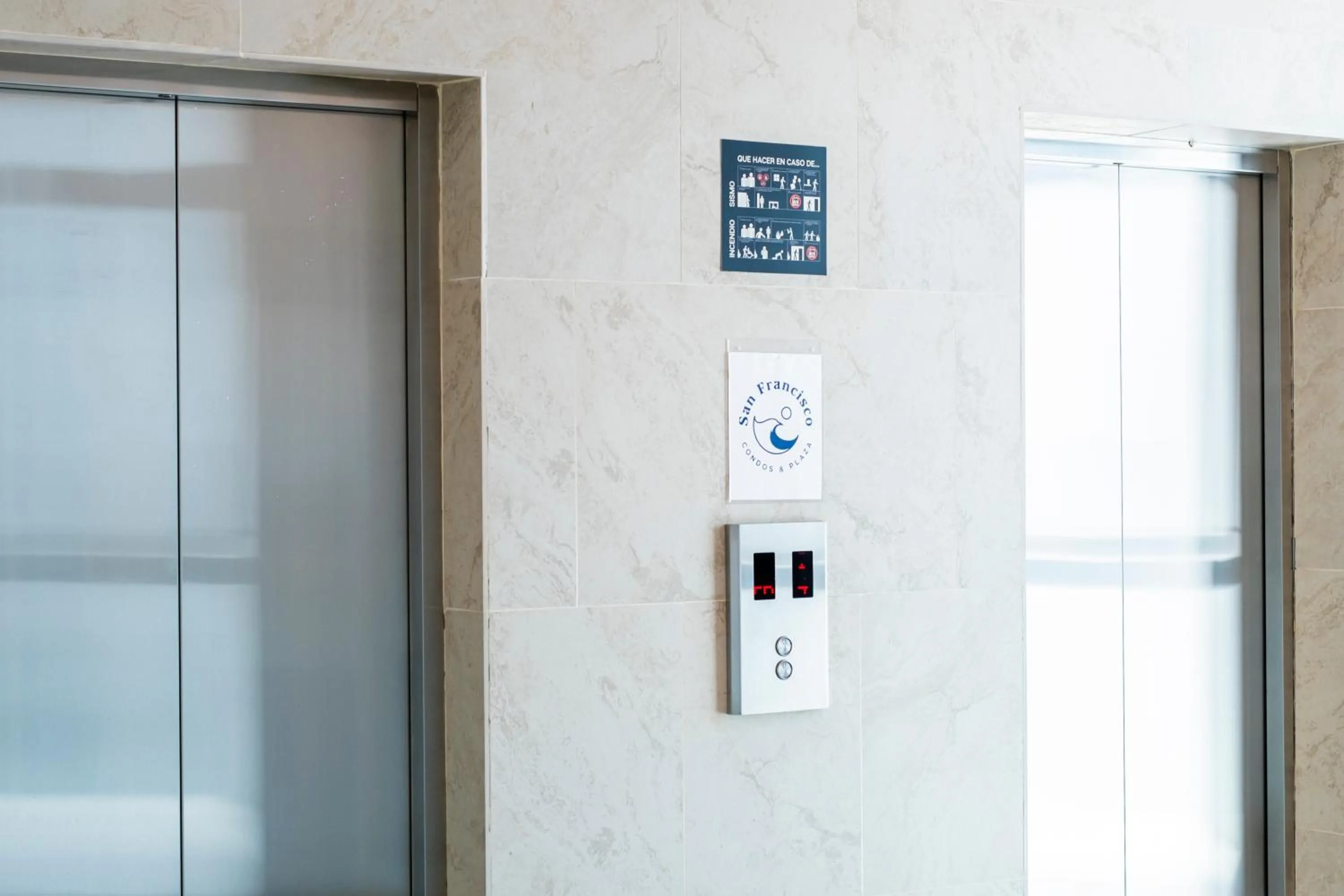 elevator in San Francisco by Andiani Travel