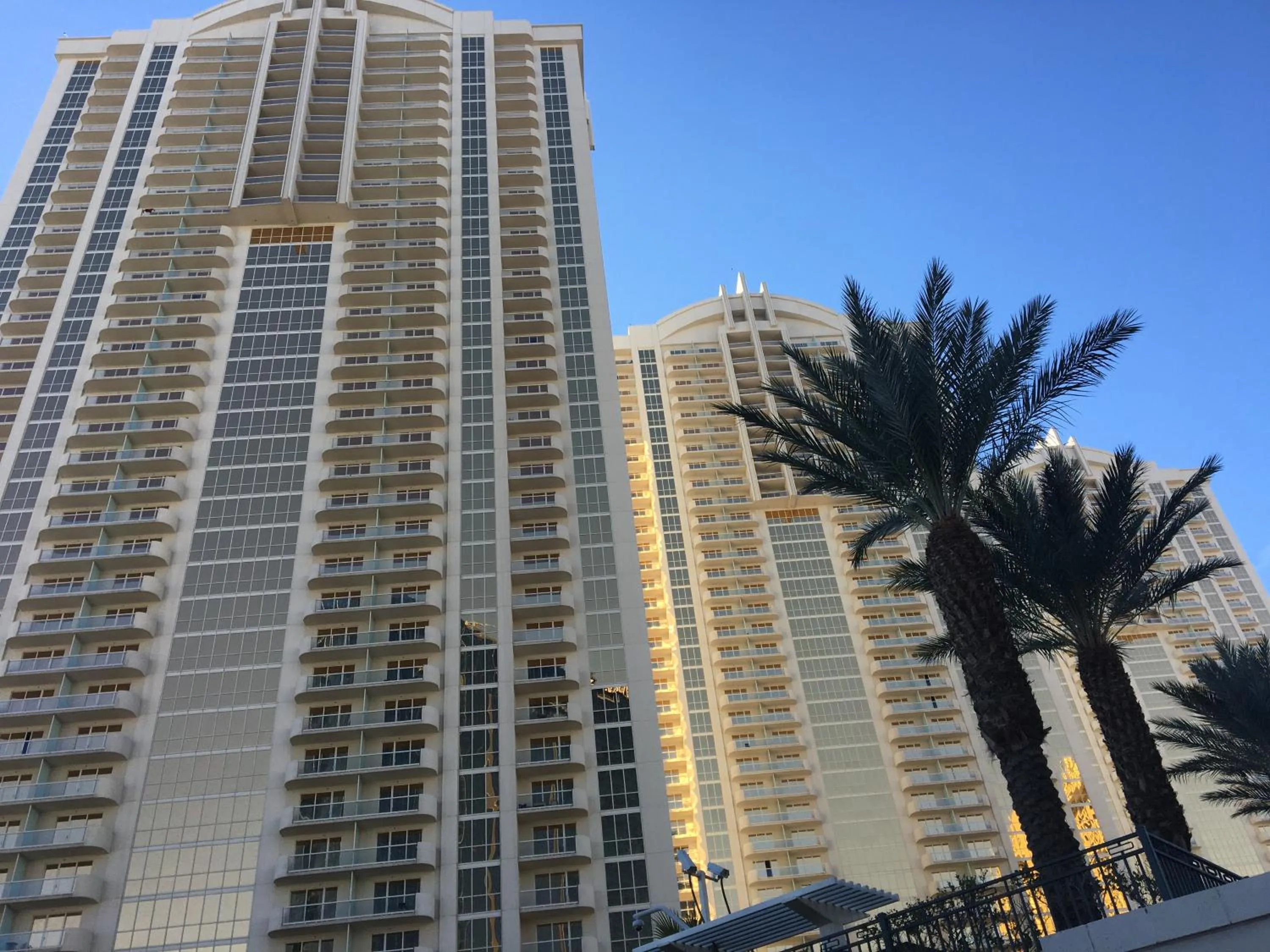 Property building in MGM Signature Condo Hotel by Owner - No Resort Fee !!