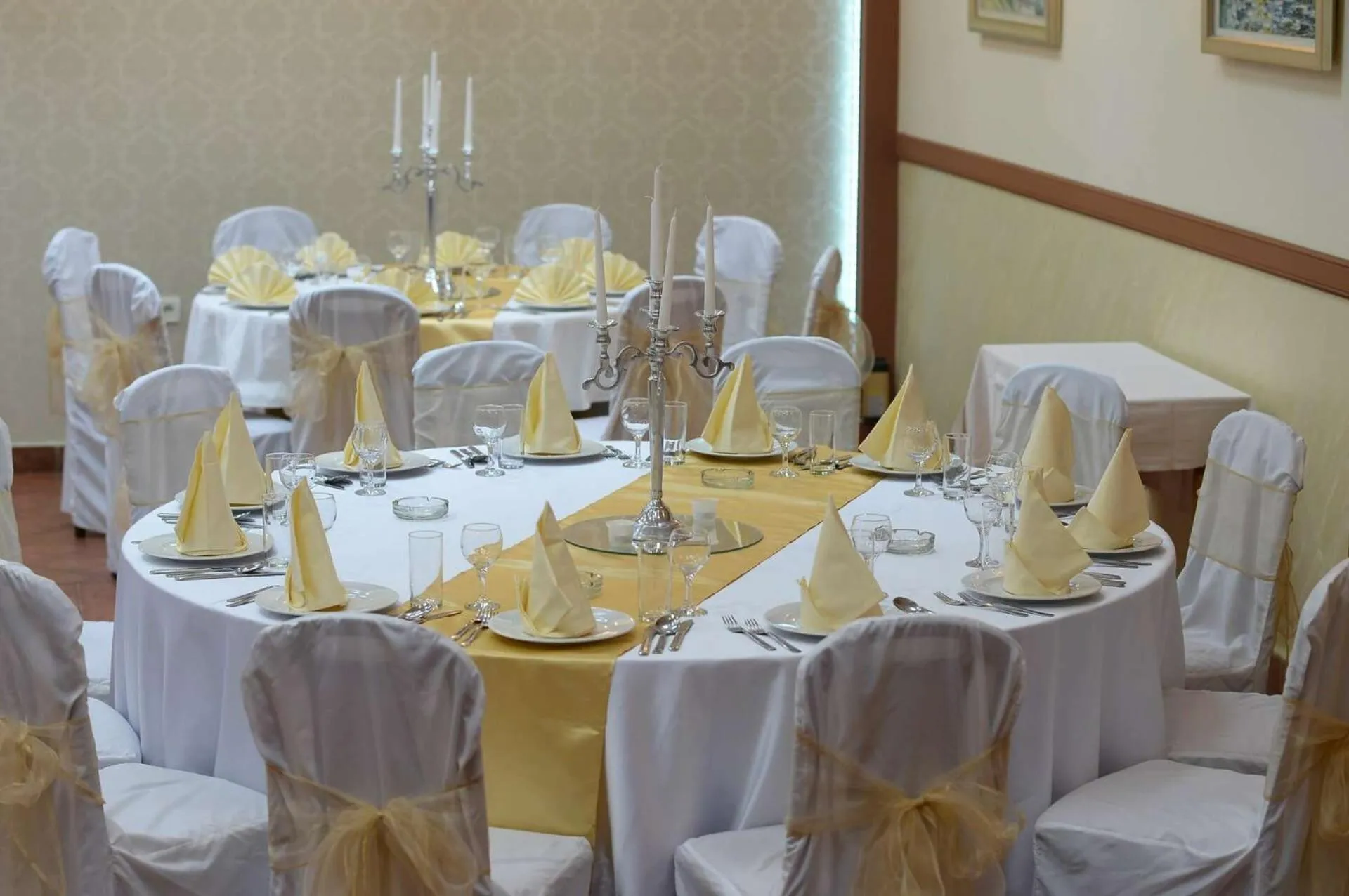 Restaurant/places to eat in Hotel Slodes