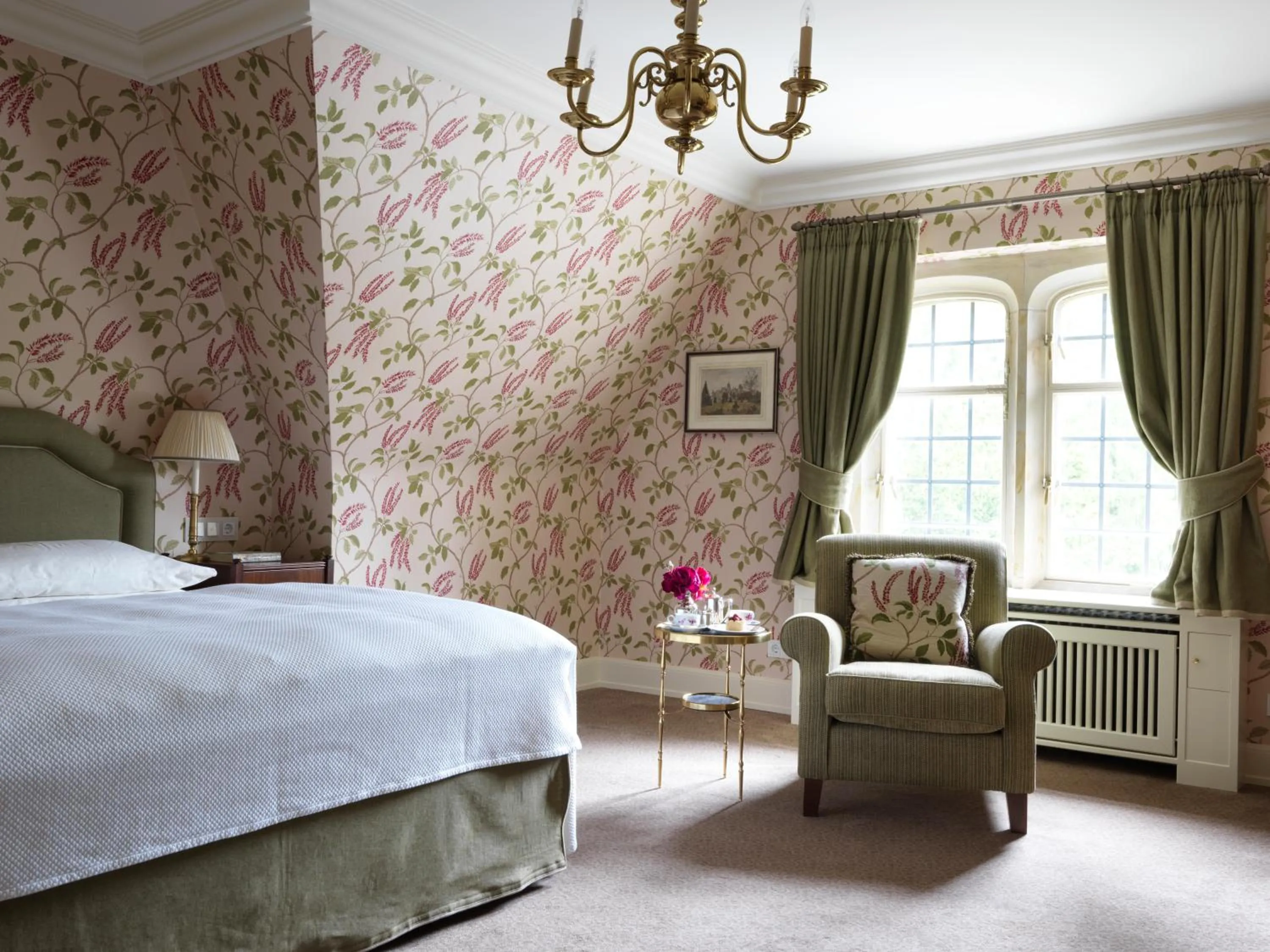 Bedroom, Bed in Schlosshotel Kronberg - Hotel Frankfurt